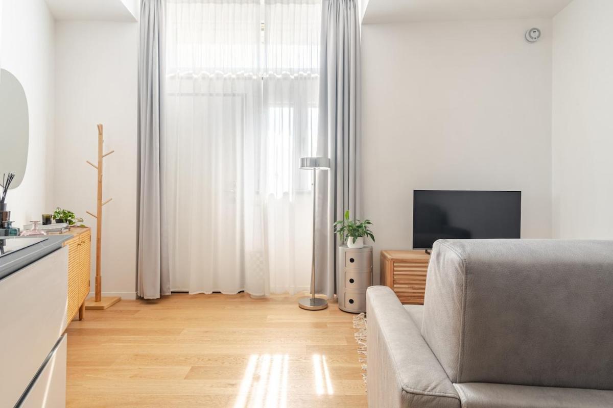 Charming Loft With Free Parking - Rho Fiera, Duomo, San Siro, Certosa Apartment *
