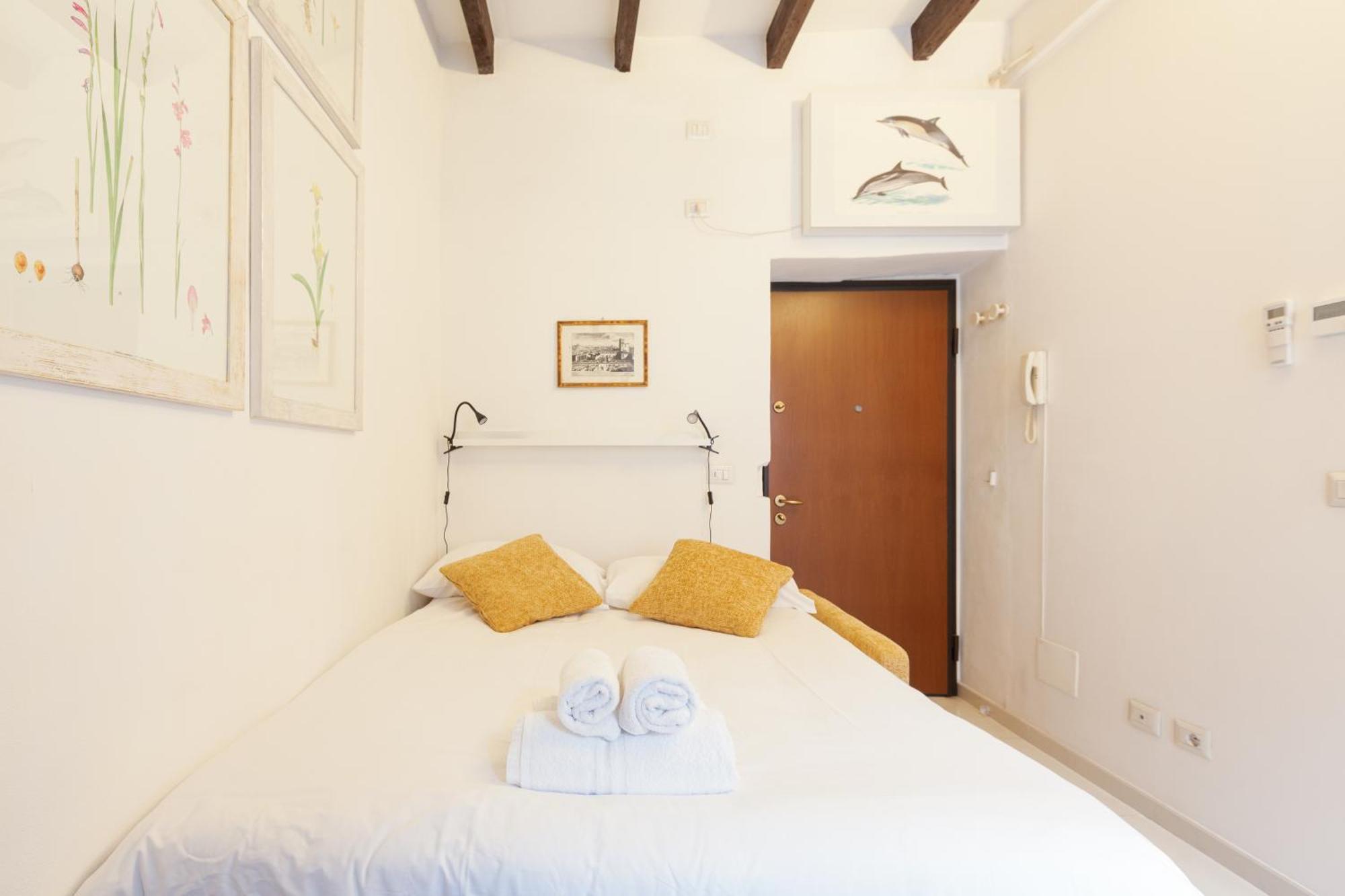 Apartment Porta Genova - Navigli - Monolocale
