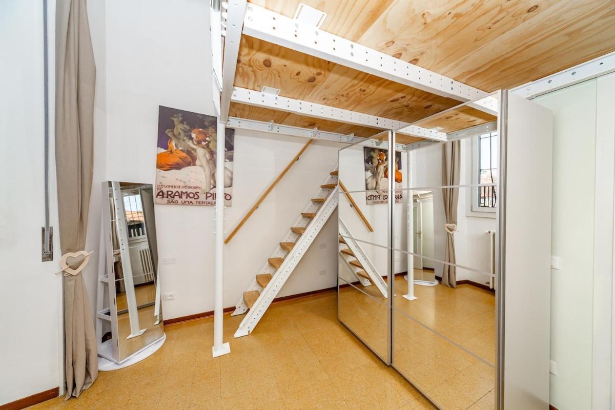 Station 10 Minutes Mini Loft 4 Pax Check In H24 *