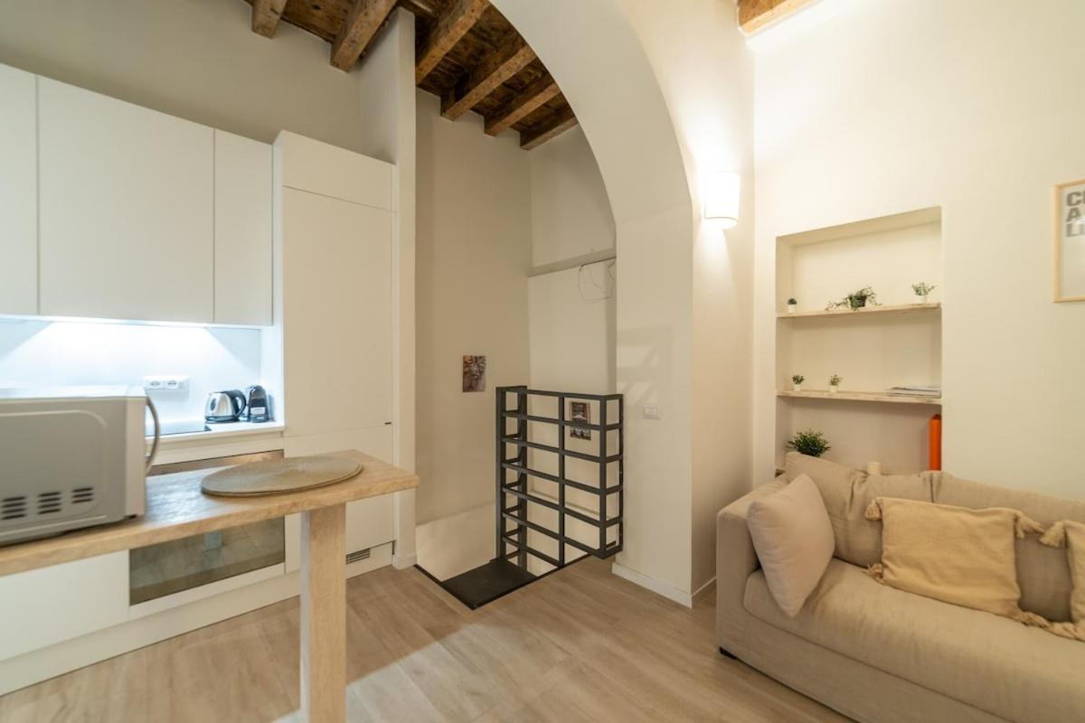 The Garibaldi B Intrho Apartment
