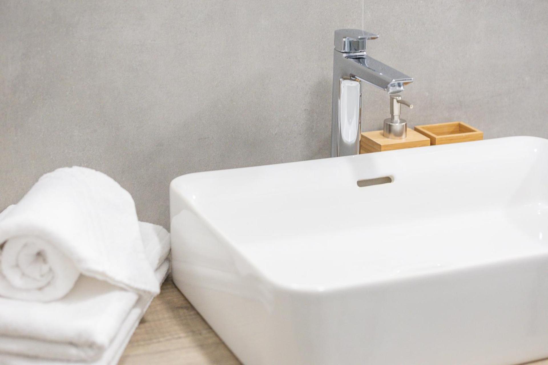 Modern And Comfortable In Cenisio Area