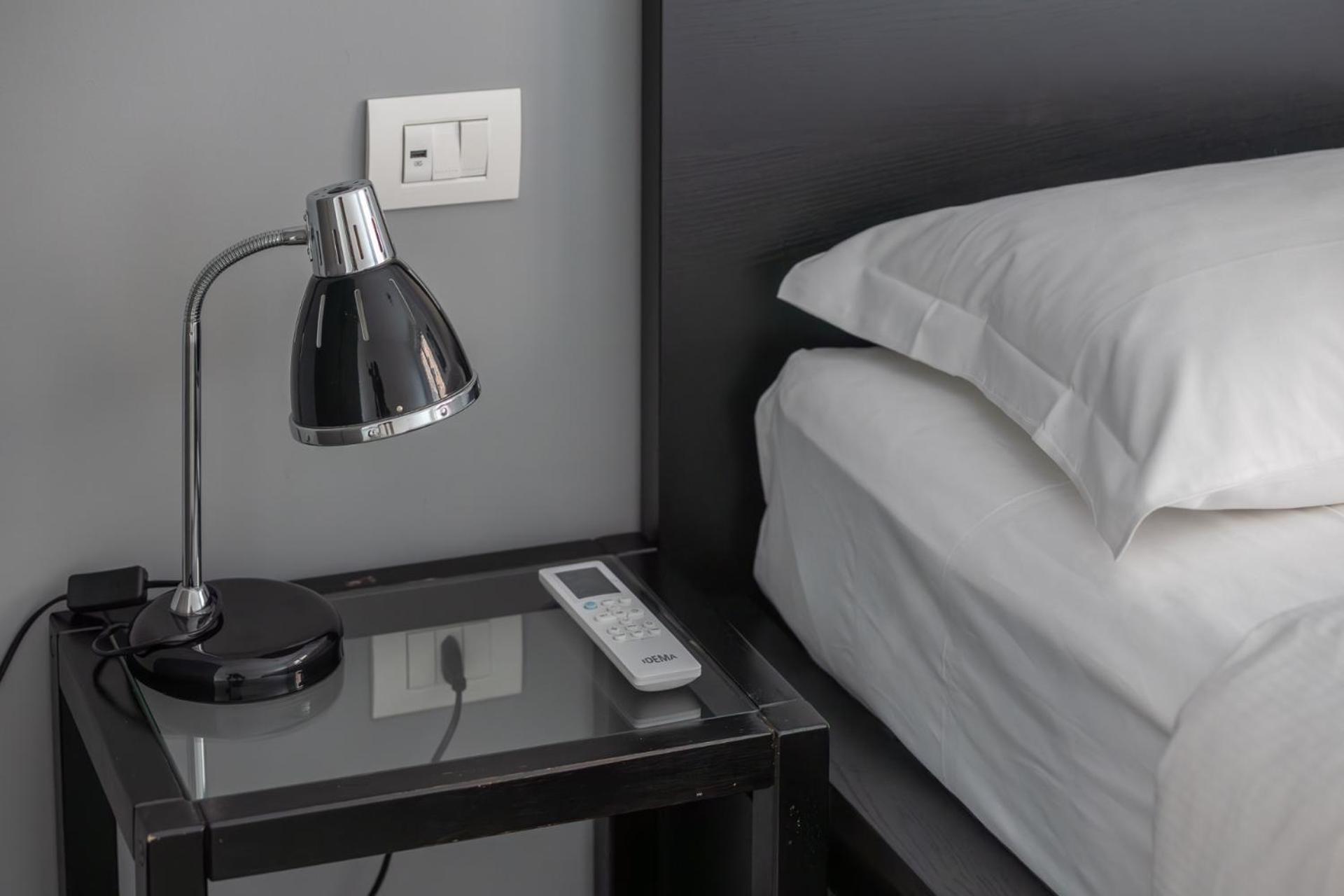 Apartment Modern And Comfortable In Cenisio Area Milan