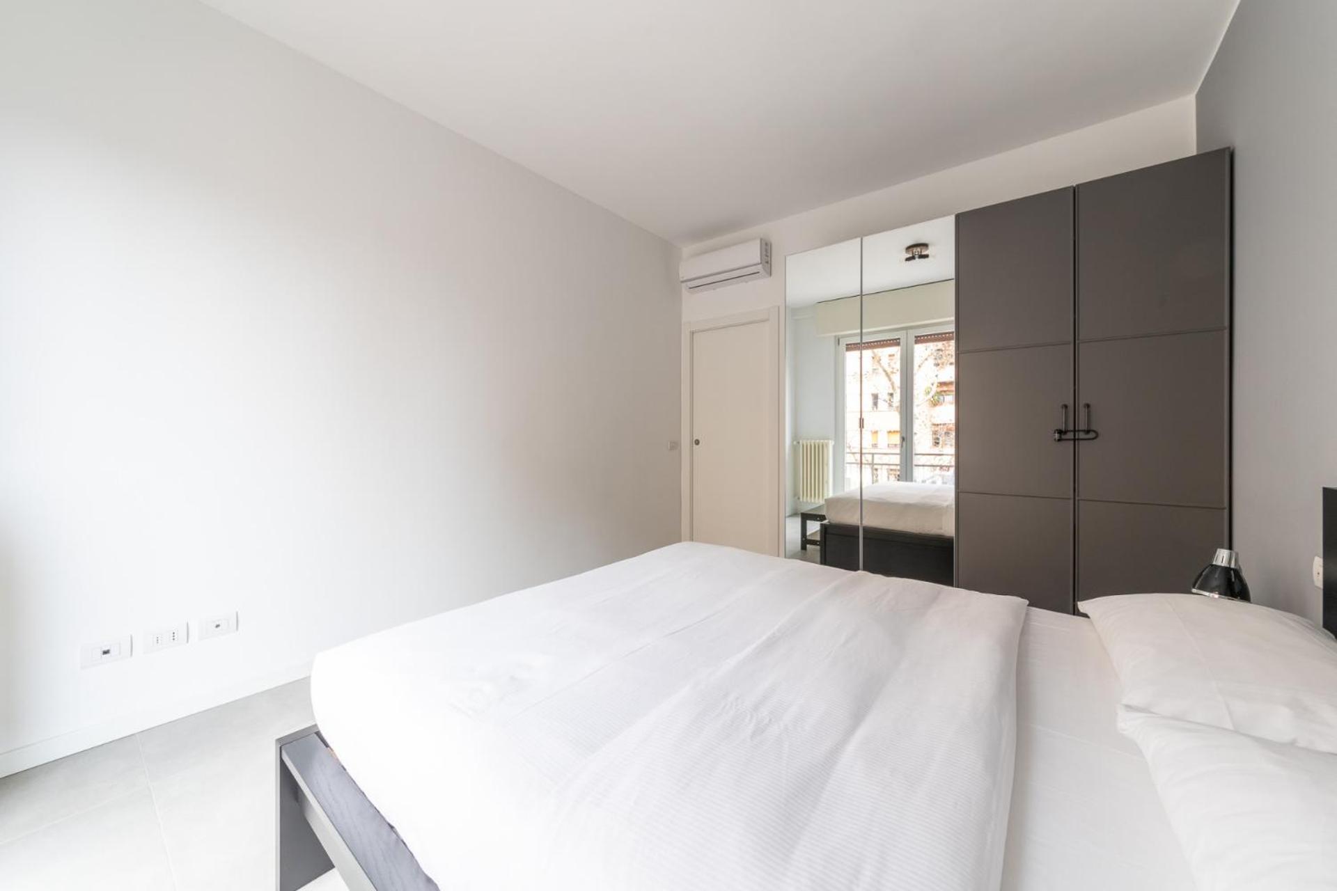 Apartment Modern And Comfortable In Cenisio Area Milan