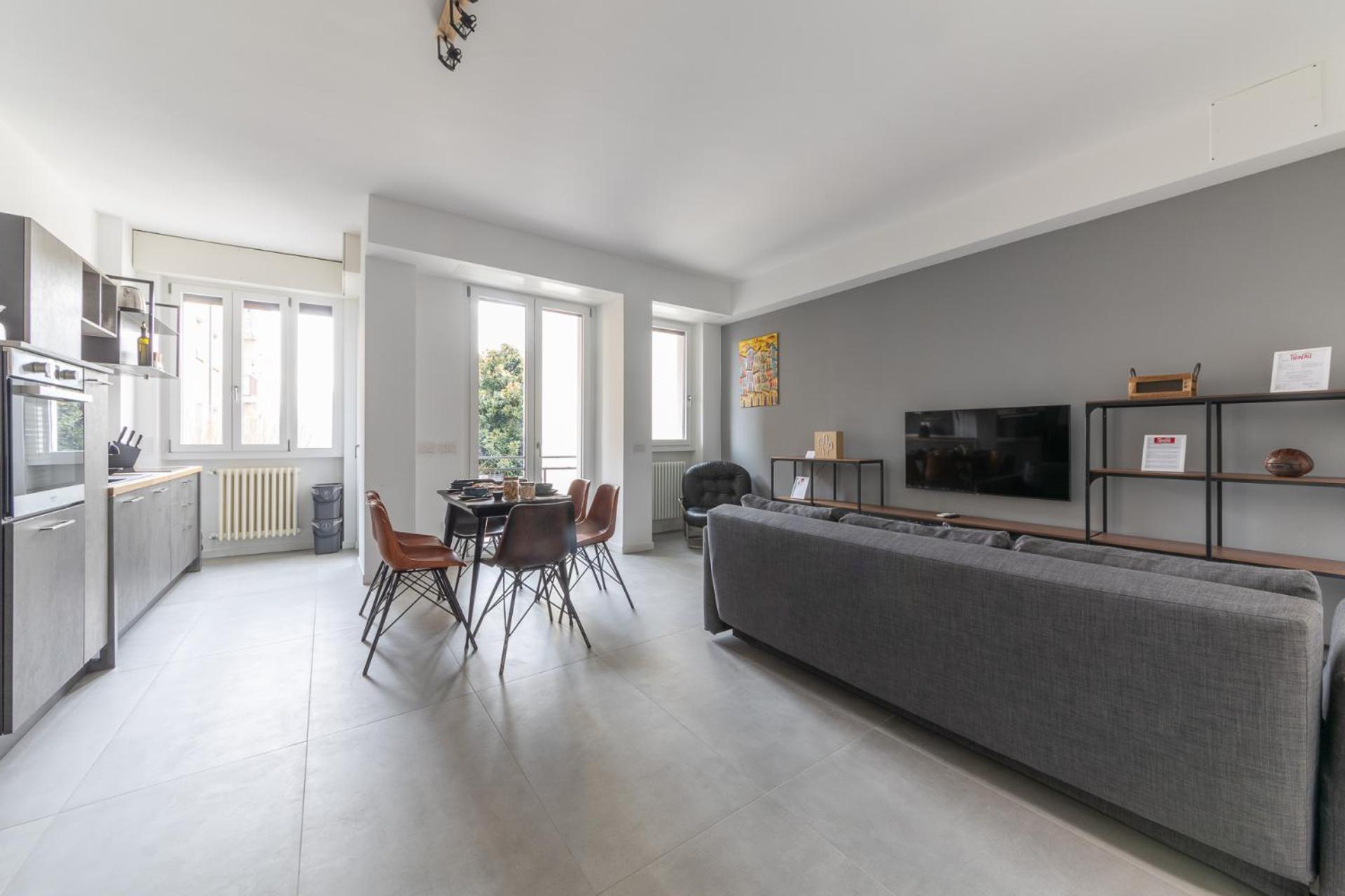Modern And Comfortable In Cenisio Area Apartment Milan