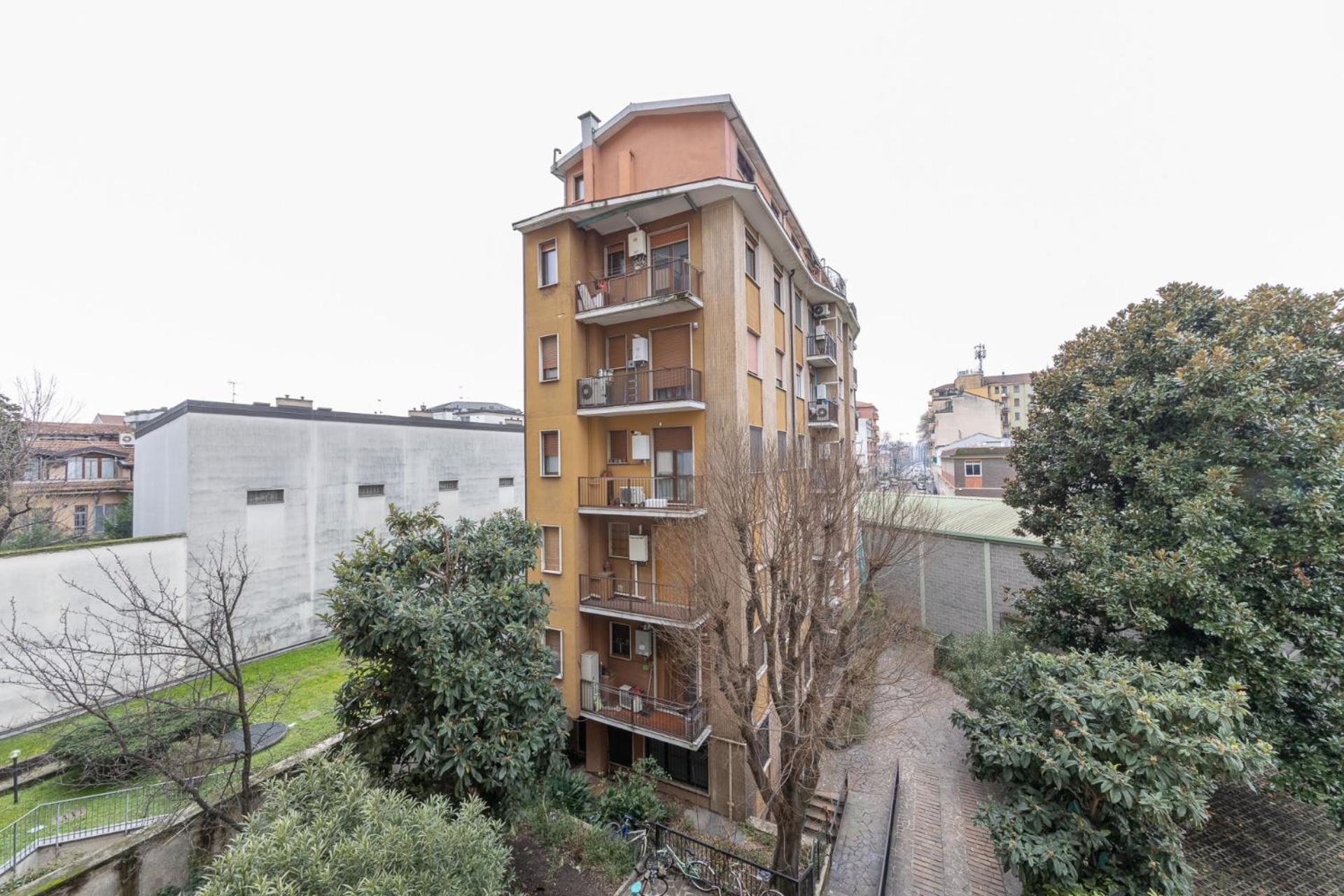 Modern And Comfortable In Cenisio Area Apartment *