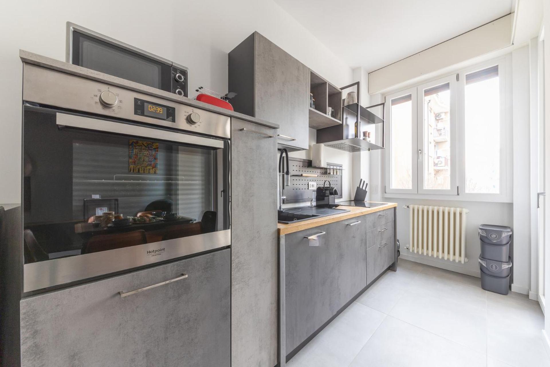 Apartment Modern And Comfortable In Cenisio Area Milan