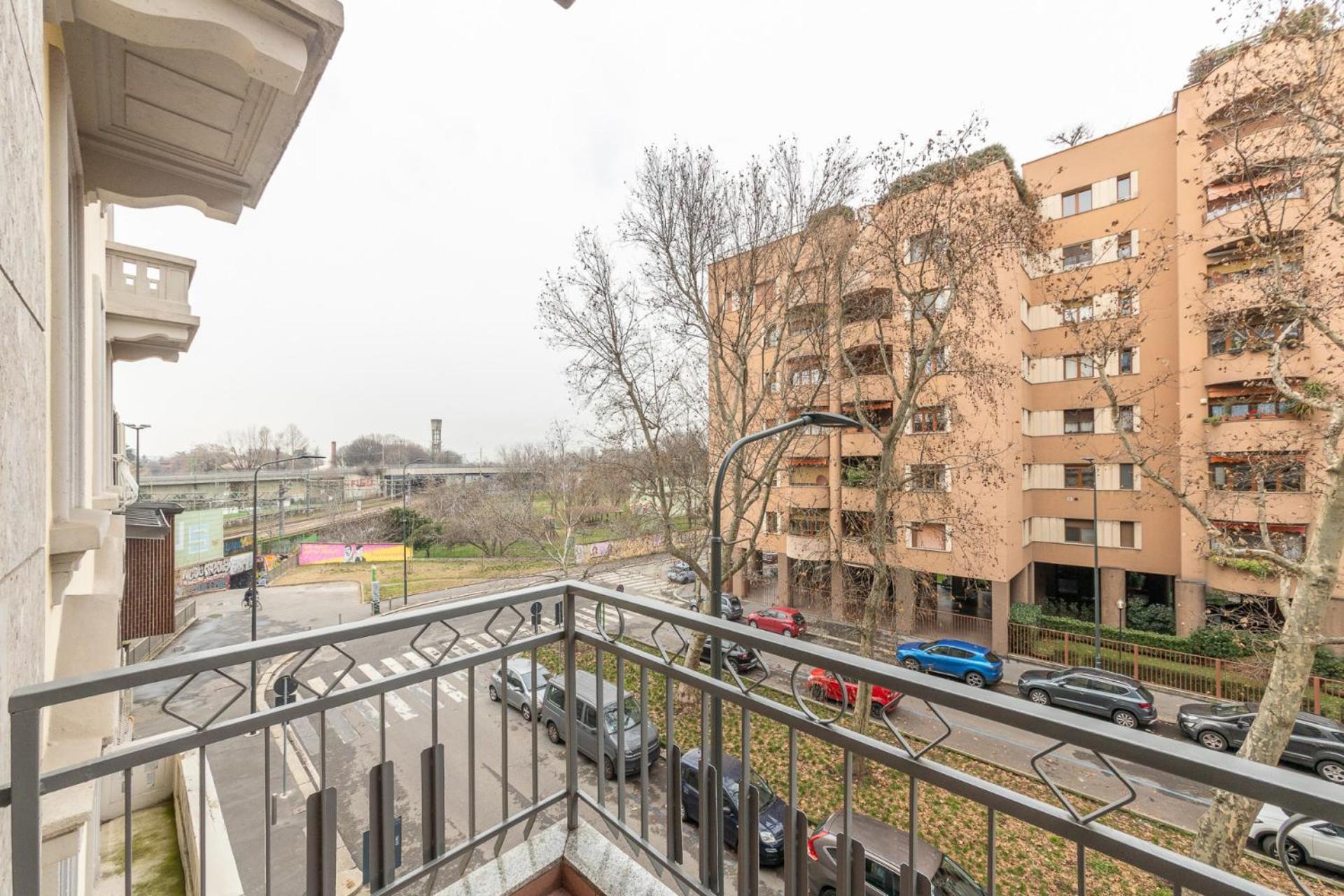 Modern And Comfortable In Cenisio Area Apartment *