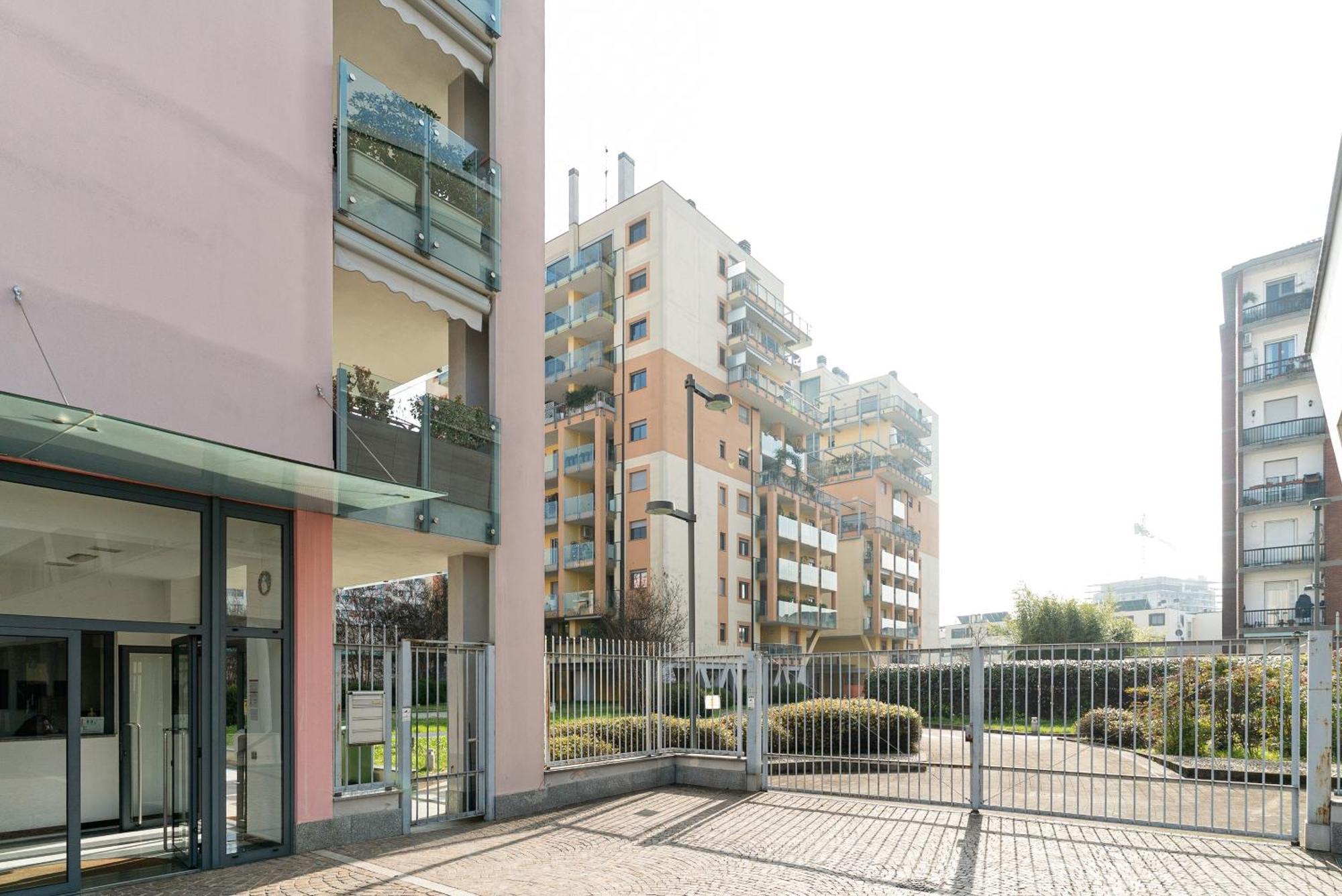 Apartment Precotto - G Pirelli - Bilocale Con Ampio Balcone