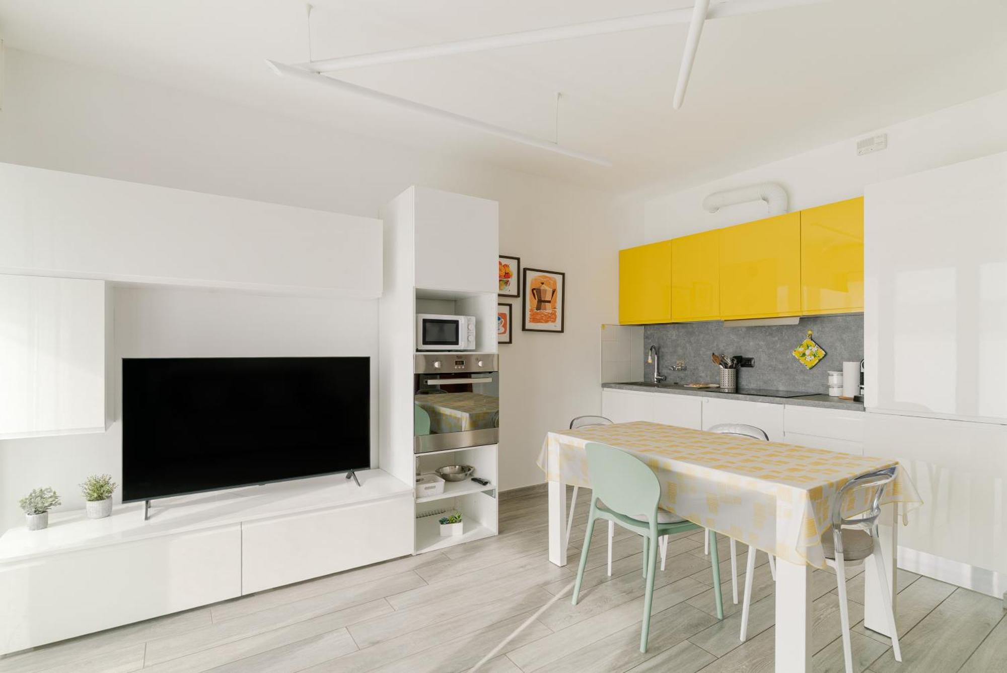 Precotto - G Pirelli - Bilocale Con Ampio Balcone * Milan