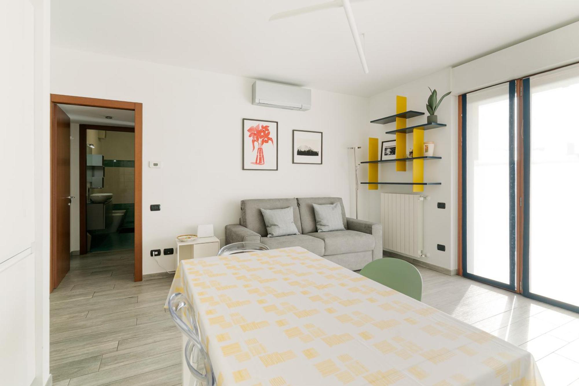 Precotto - G Pirelli - Bilocale Con Ampio Balcone * Milan