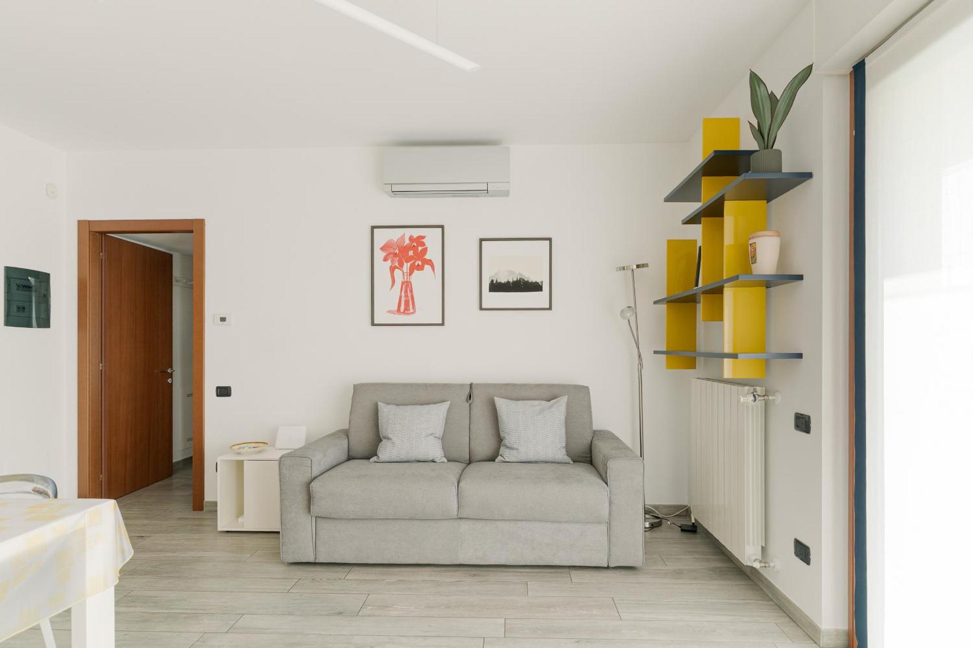 Precotto - G Pirelli - Bilocale Con Ampio Balcone