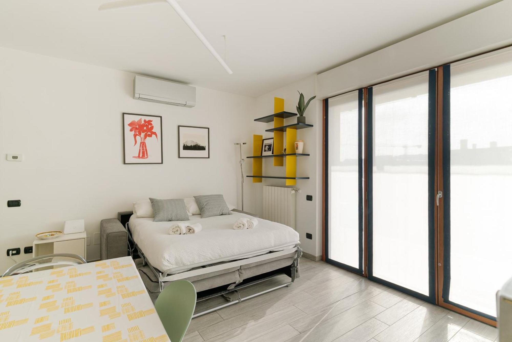 Precotto - G Pirelli - Bilocale Con Ampio Balcone * Milan