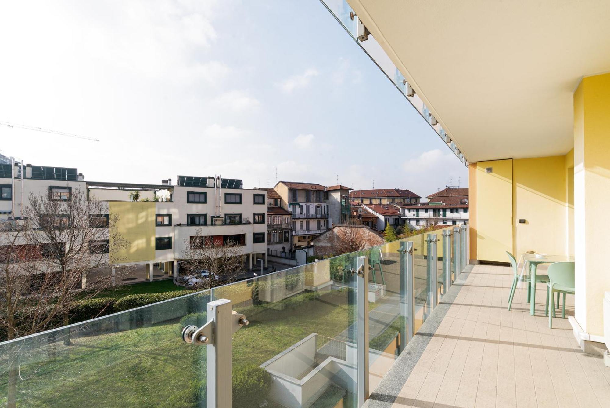 Precotto - G Pirelli - Bilocale Con Ampio Balcone Milan