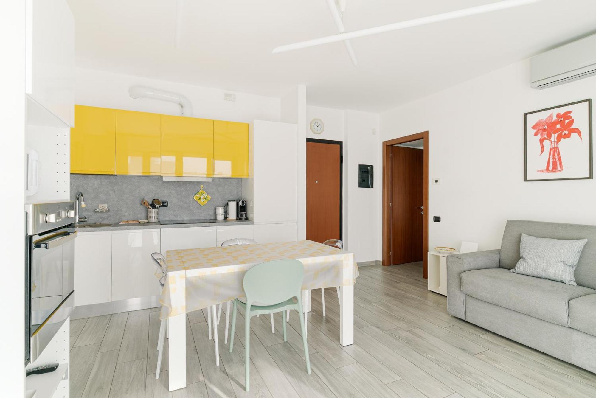 Precotto - G Pirelli - Bilocale Con Ampio Balcone Milan