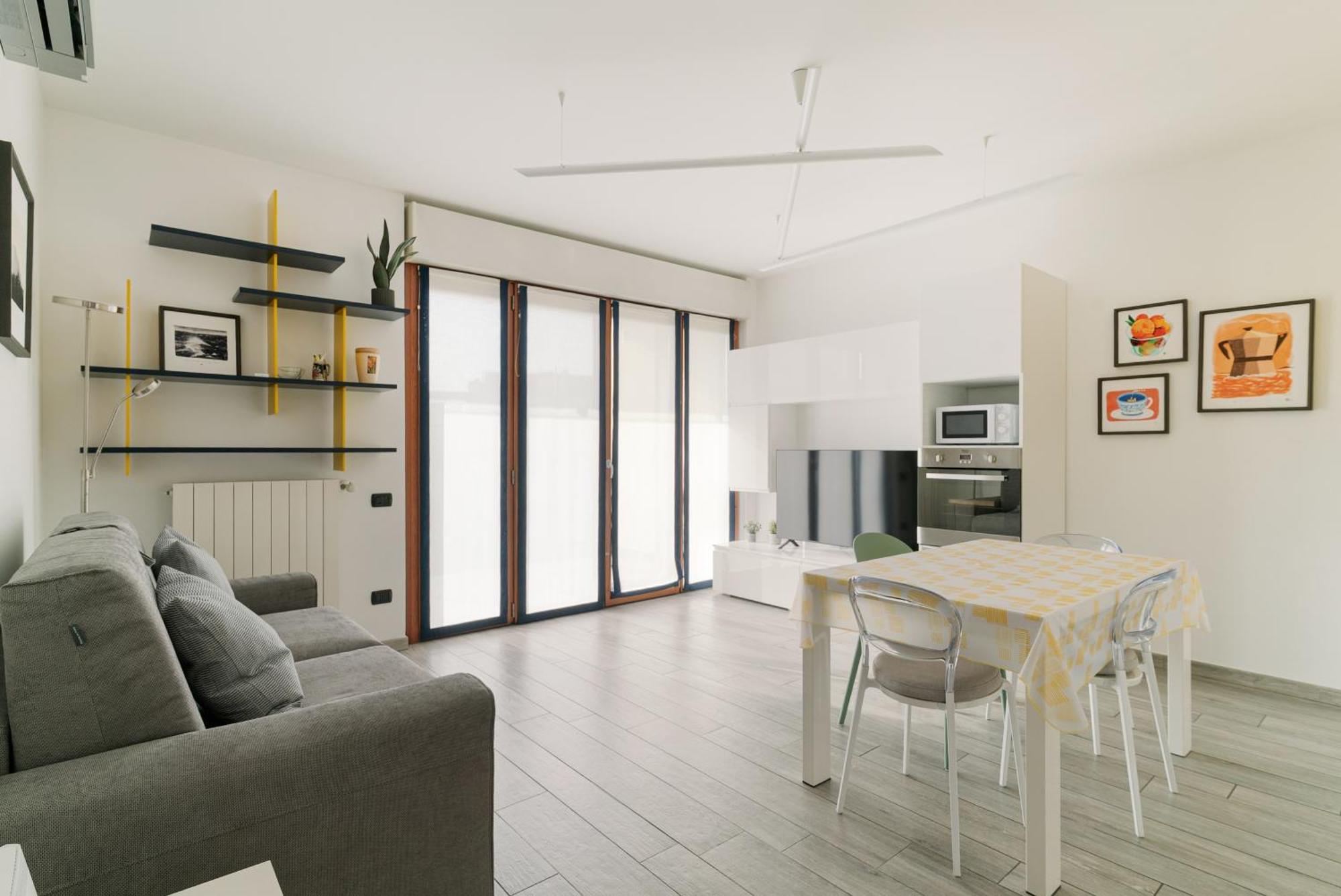 Precotto - G Pirelli - Bilocale Con Ampio Balcone
