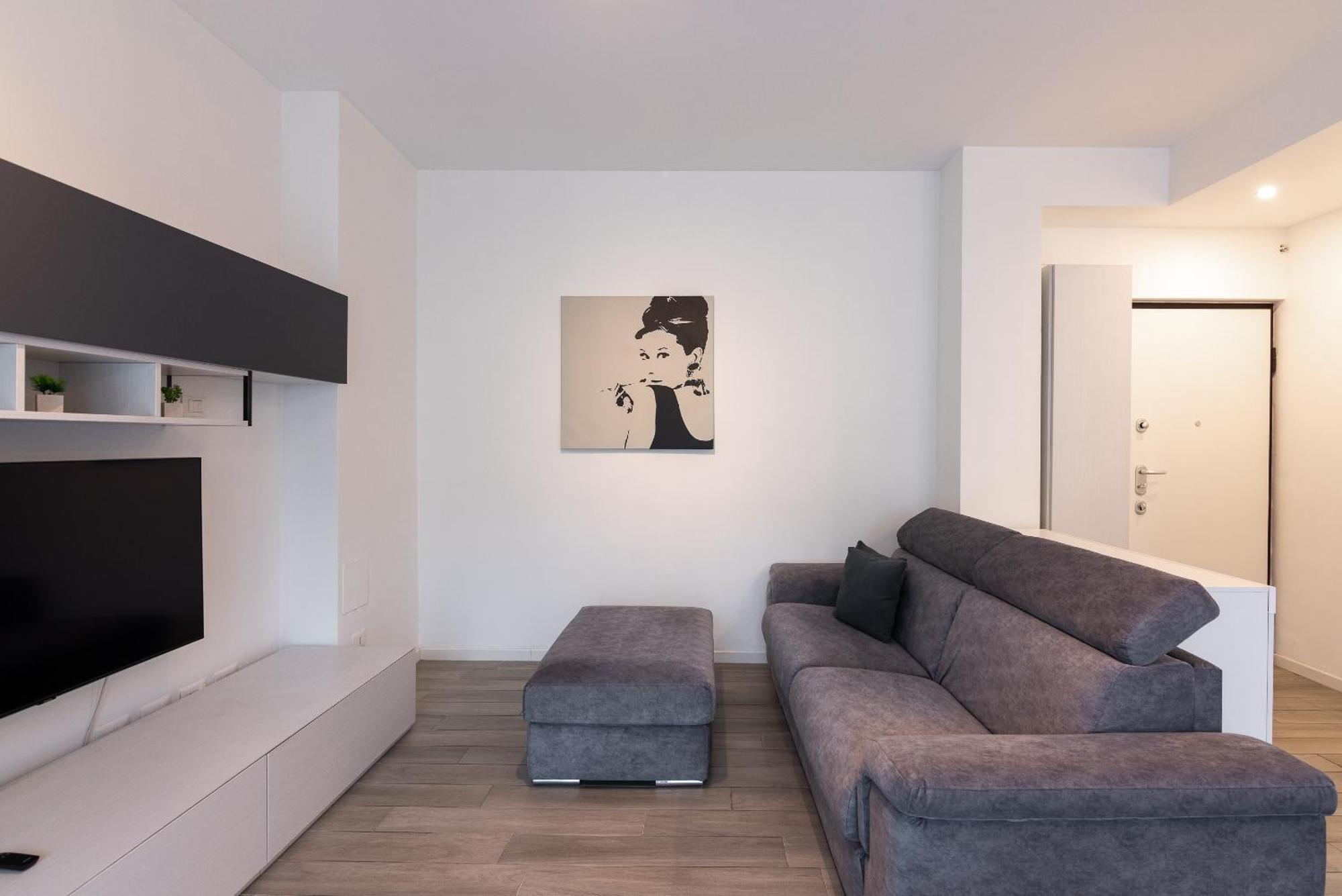 Audrey Flat - Stazione Apartment Milan