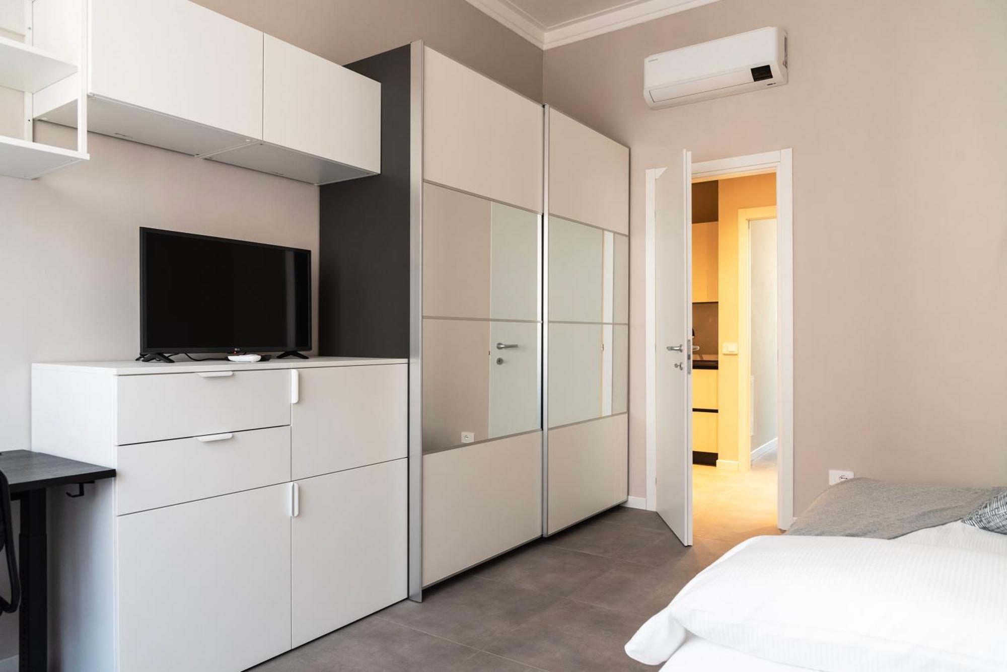 Youhosty - 3 Bedroom Citta Studi *