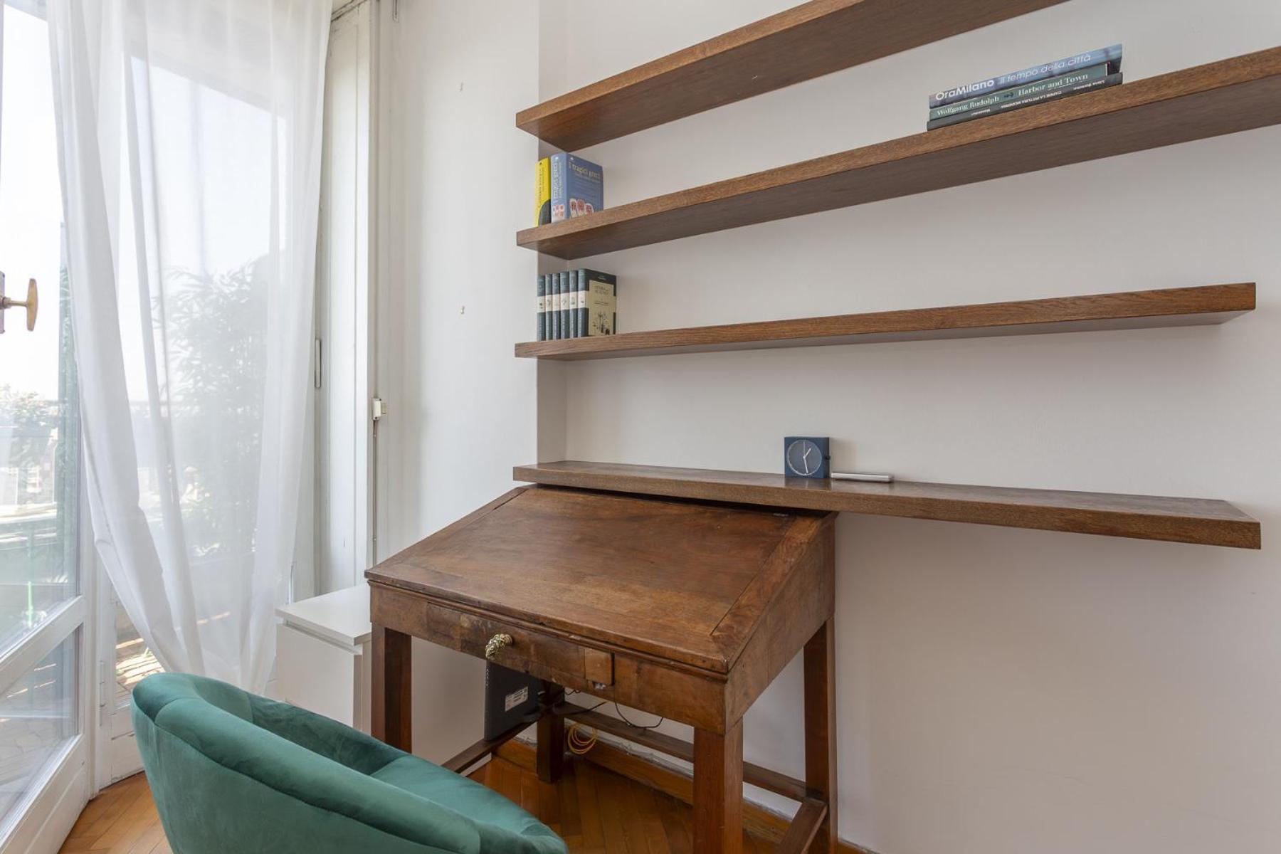 Apartment Skyline View Biancamano 1 Bdr With Balcony By Rentopolis Milan