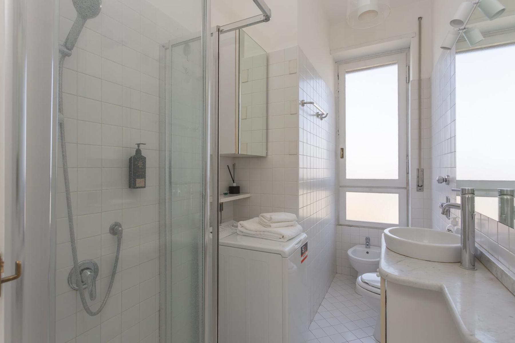 Skyline View Biancamano 1 Bdr With Balcony By Rentopolis Apartment