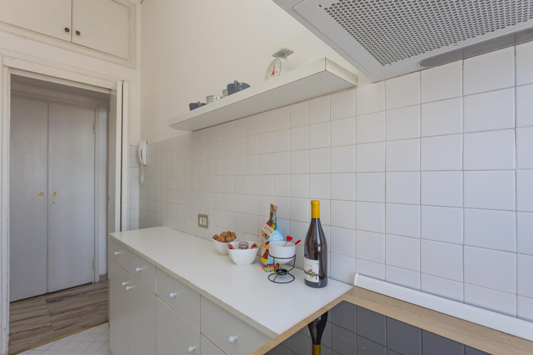 Skyline View Biancamano 1 Bdr With Balcony By Rentopolis Milan