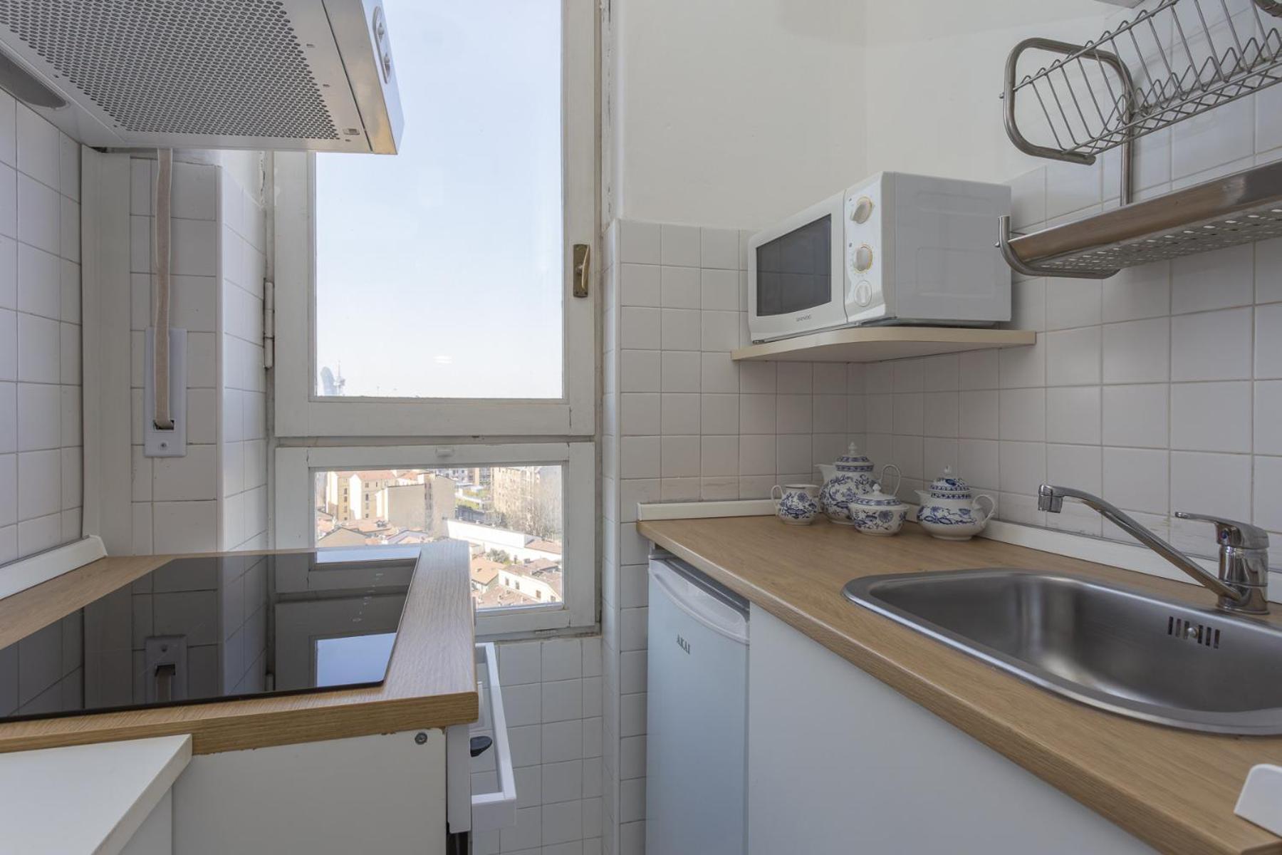 Skyline View Biancamano 1 Bdr With Balcony By Rentopolis Apartment