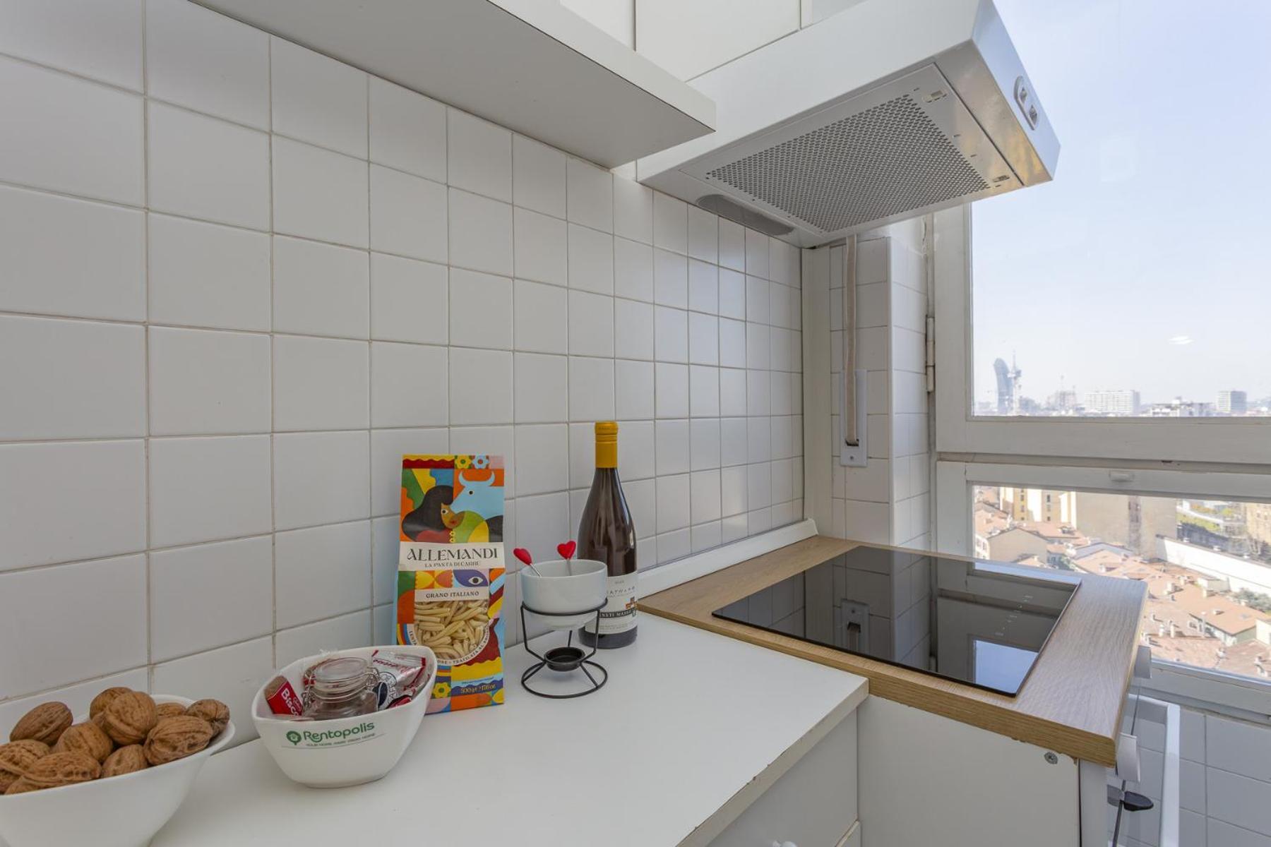 Skyline View Biancamano 1 Bdr With Balcony By Rentopolis Apartment *