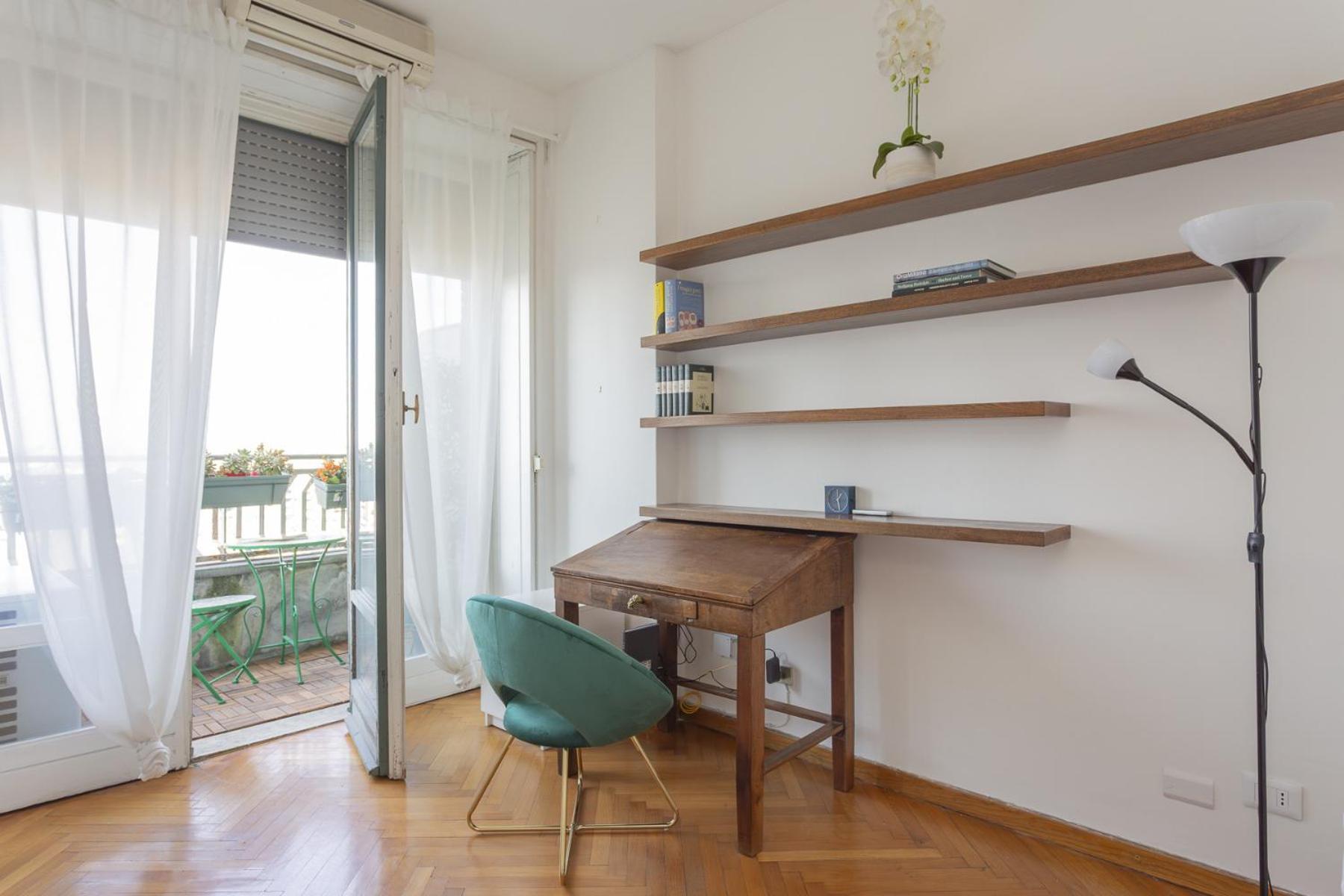 Skyline View Biancamano 1 Bdr With Balcony By Rentopolis Apartment