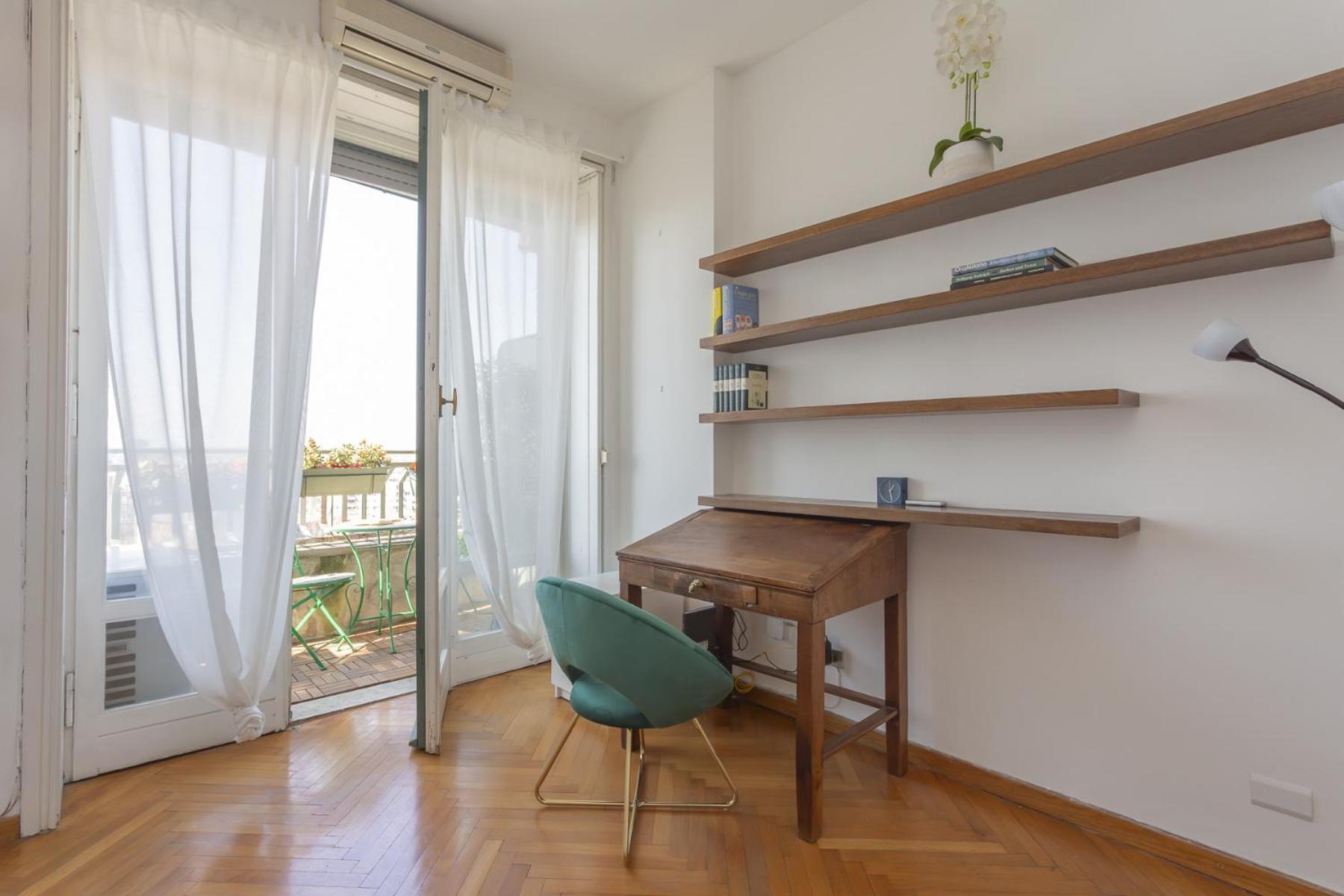 Skyline View Biancamano 1 Bdr With Balcony By Rentopolis Apartment Milan