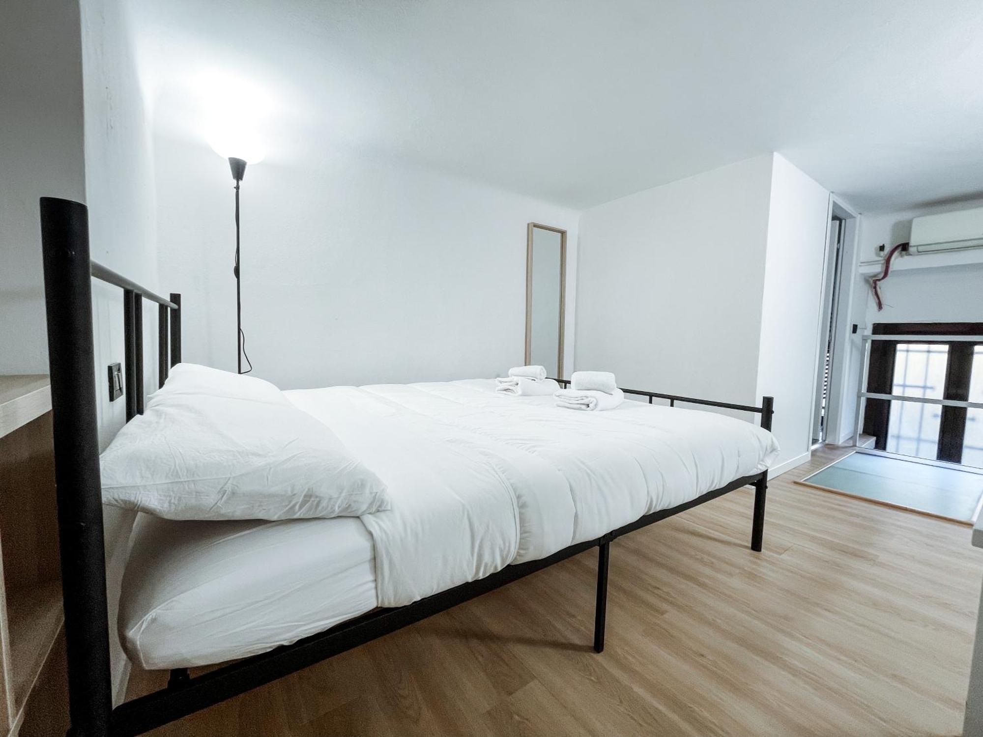 Watt Industrial Loft - Navigli District, Apartment Milan