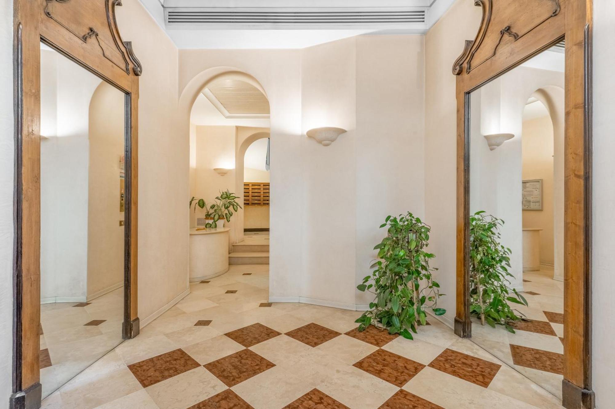 Luxurious Duomo A/c-wi-fi Free * Milan