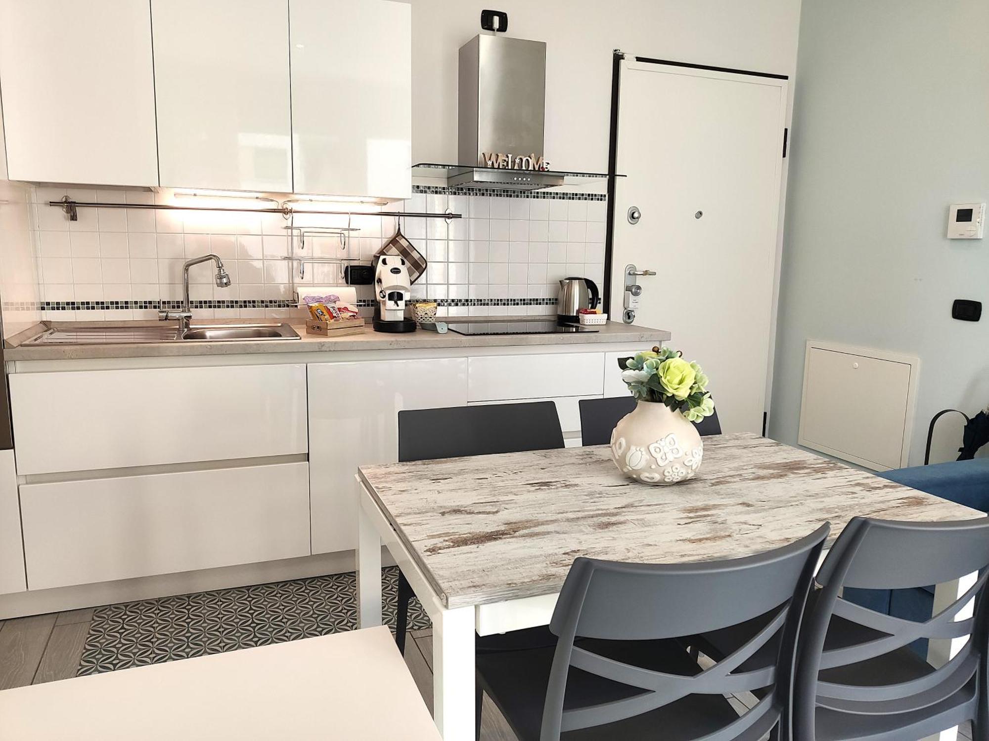Apartment Matthias - - Modern And Cozy Flat, Close To The Metro - 10min From Station *