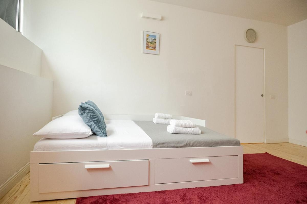 Apartment Near Station Milan
