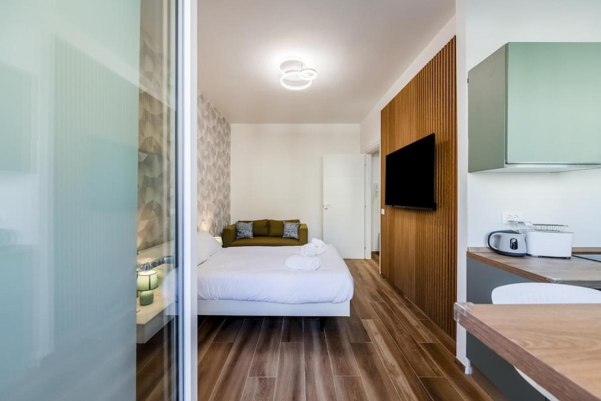 Bright Elegant Flat With Balcony, Portello