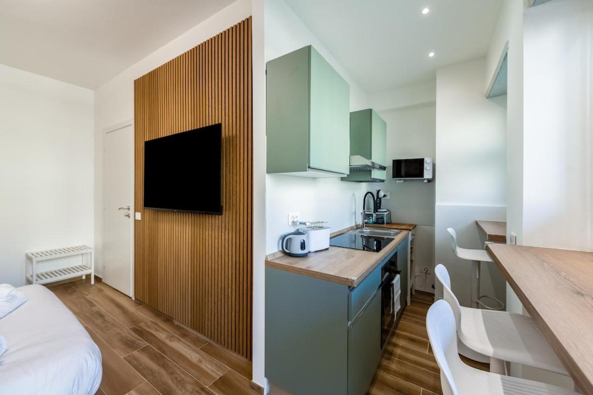Bright Elegant Flat With Balcony, Portello Apartment