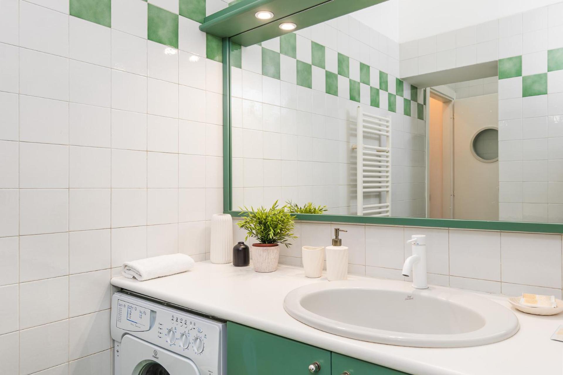 Elegant And Stylish Design In Brera Near The Metro Apartment