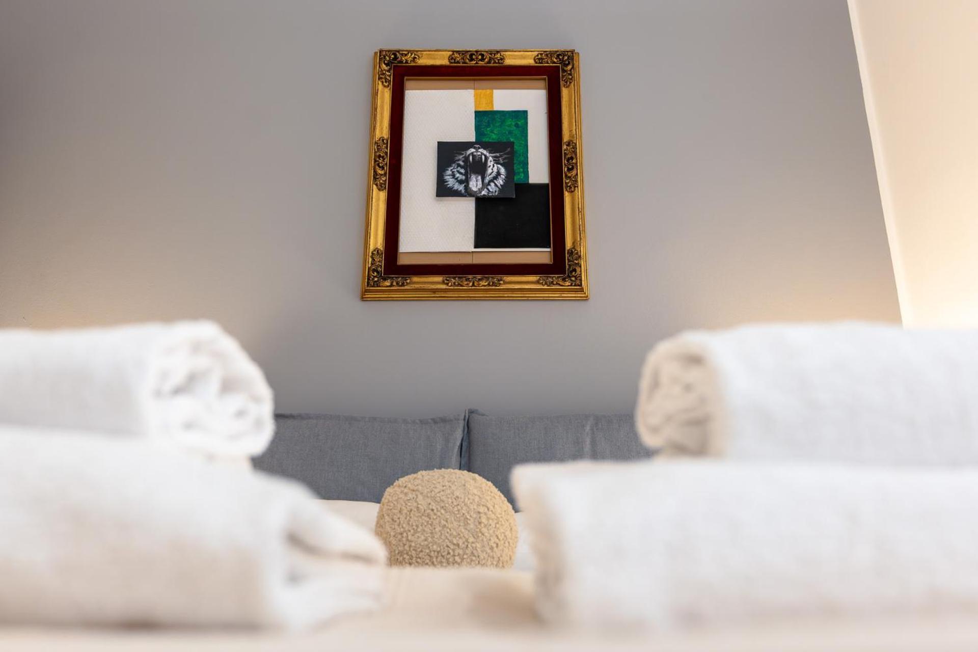 Elegant And Stylish Design In Brera Near The Metro Apartment