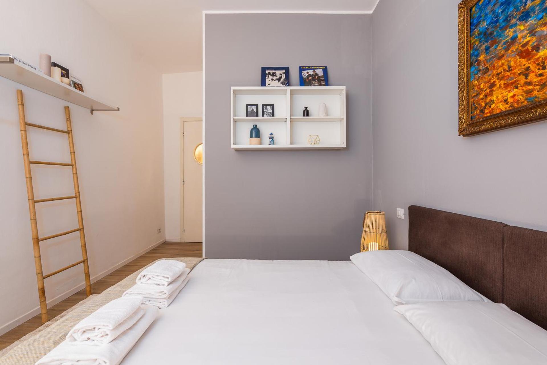Elegant And Stylish Design In Brera Near The Metro Apartment Milan