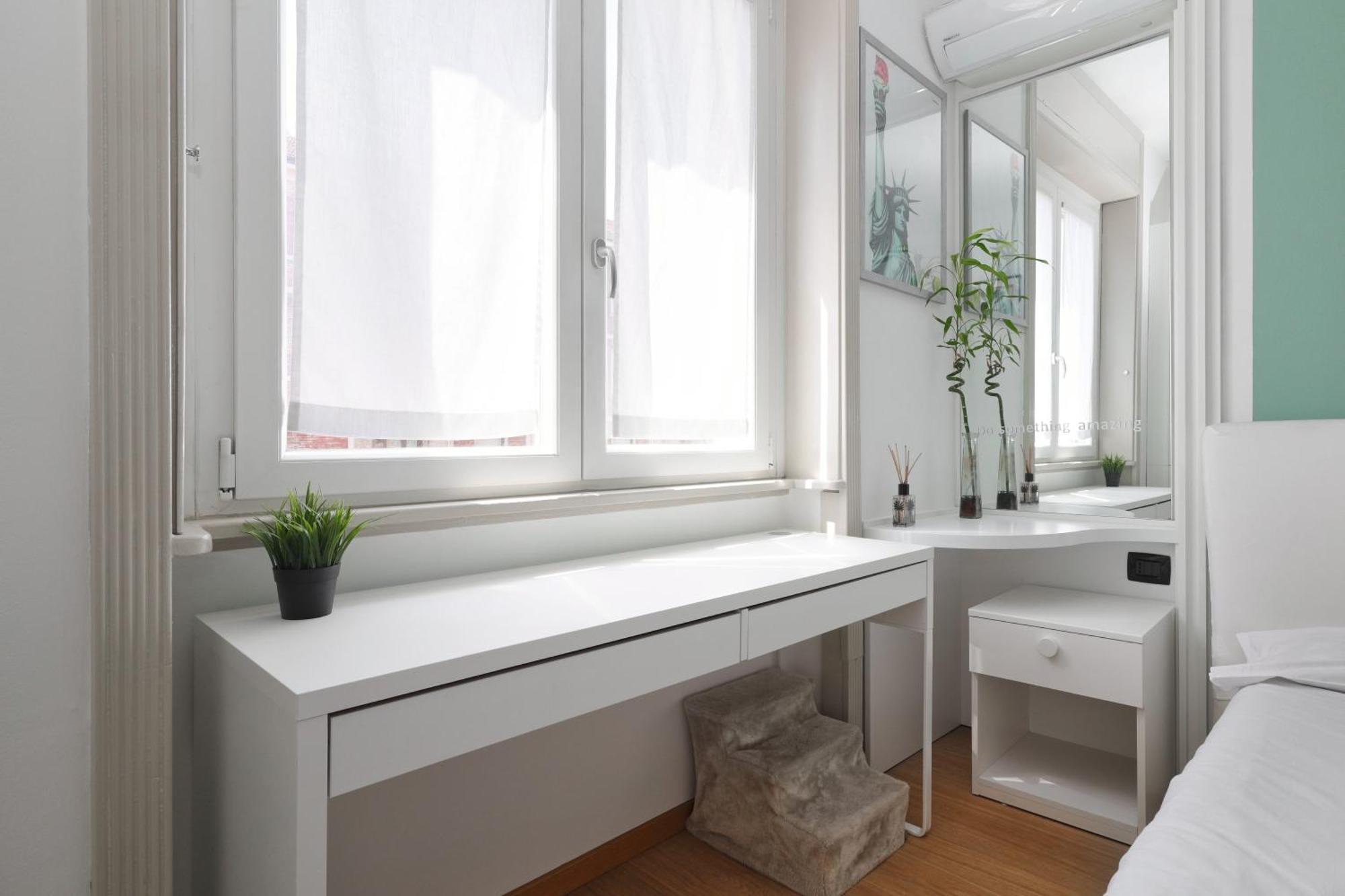 Sunny Hideaway Apartment