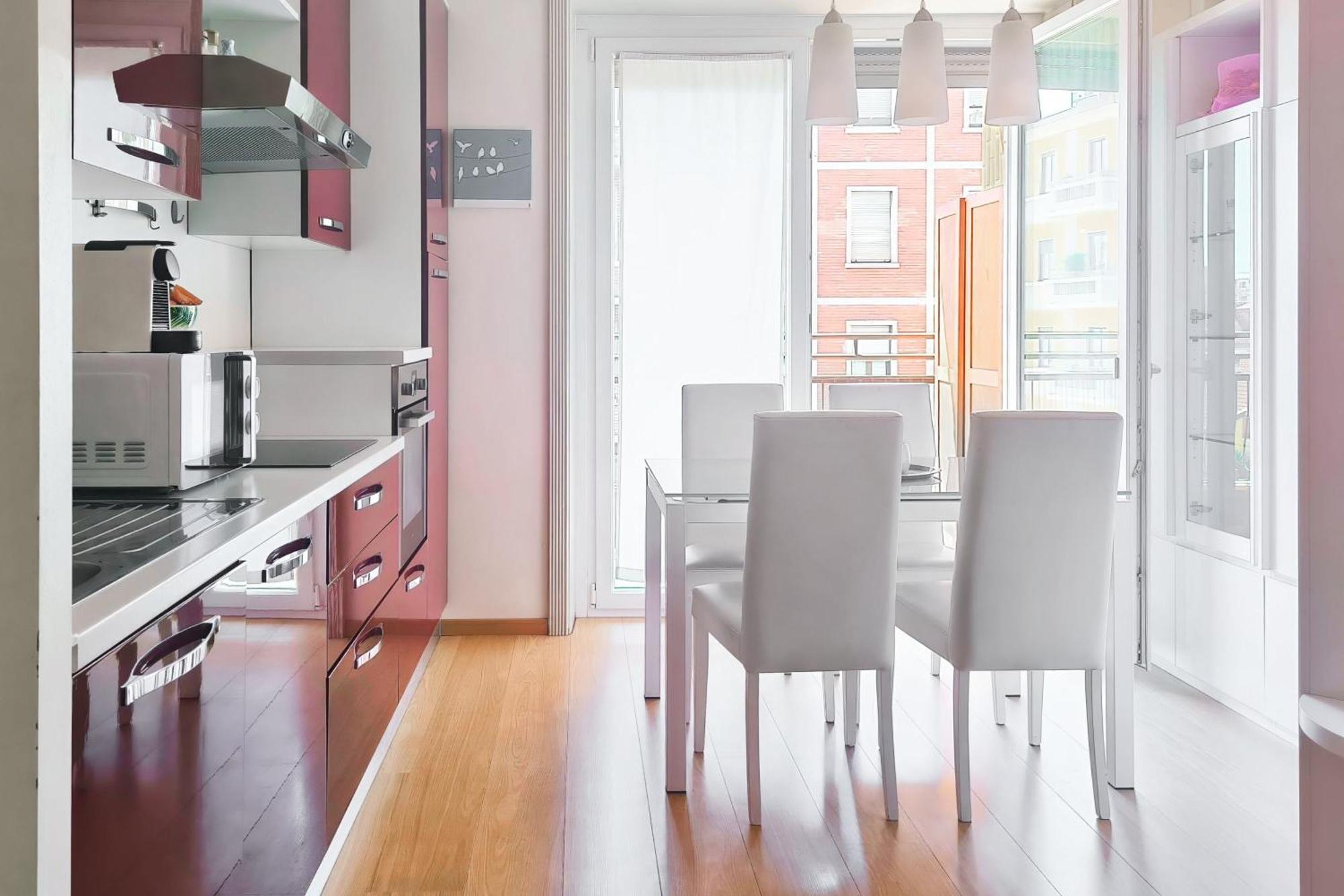 Sunny Hideaway Apartment