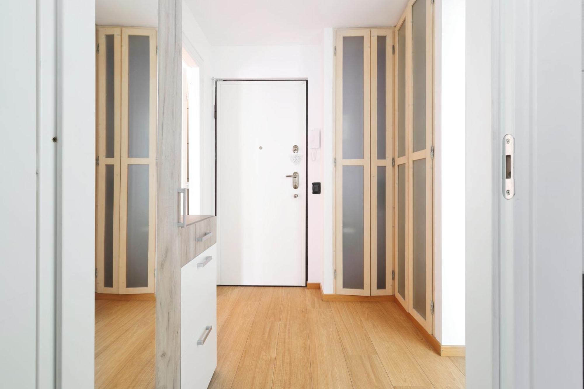 Sunny Hideaway Apartment