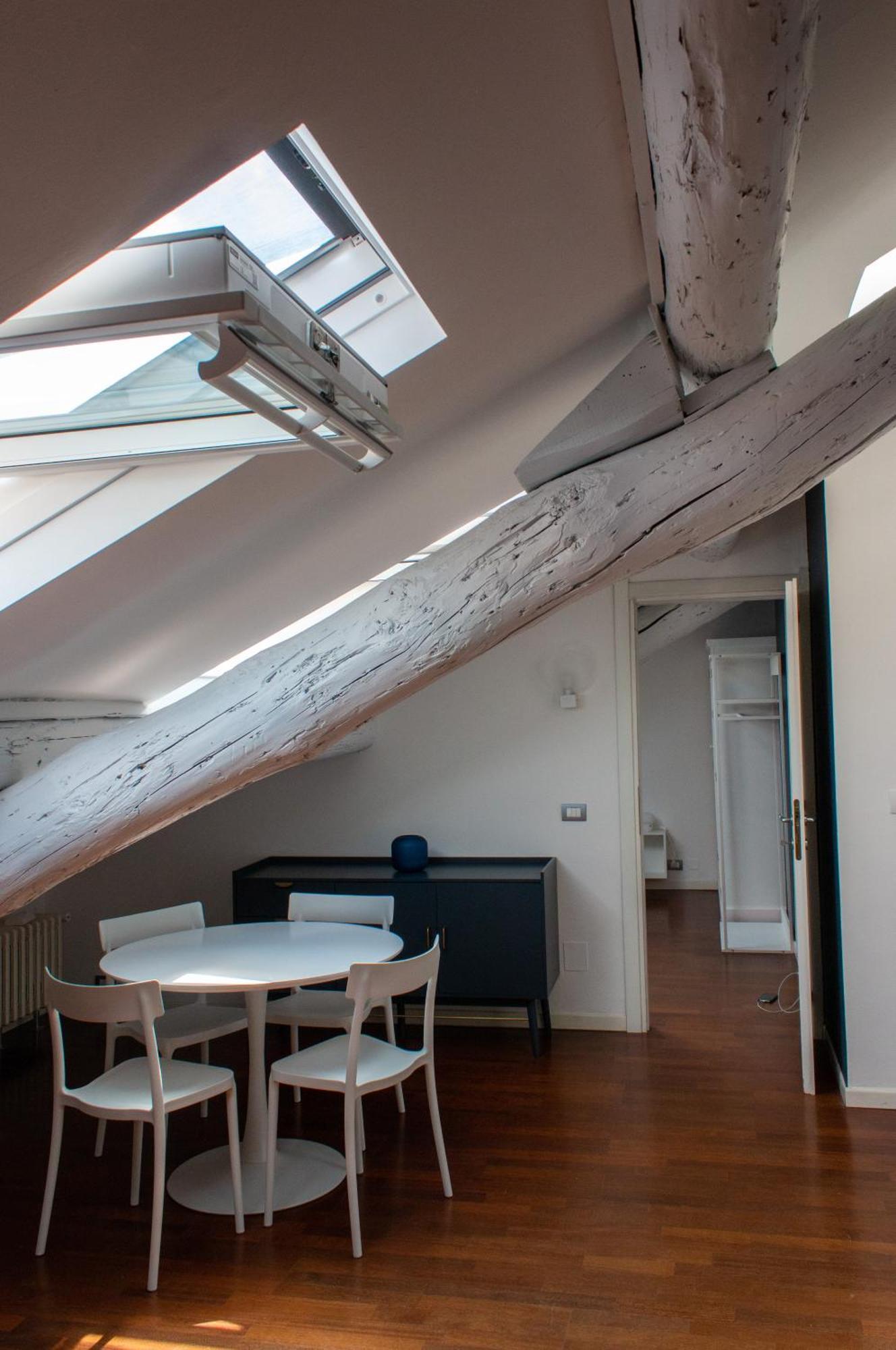 Cozy Attic Recently Renovated Milan