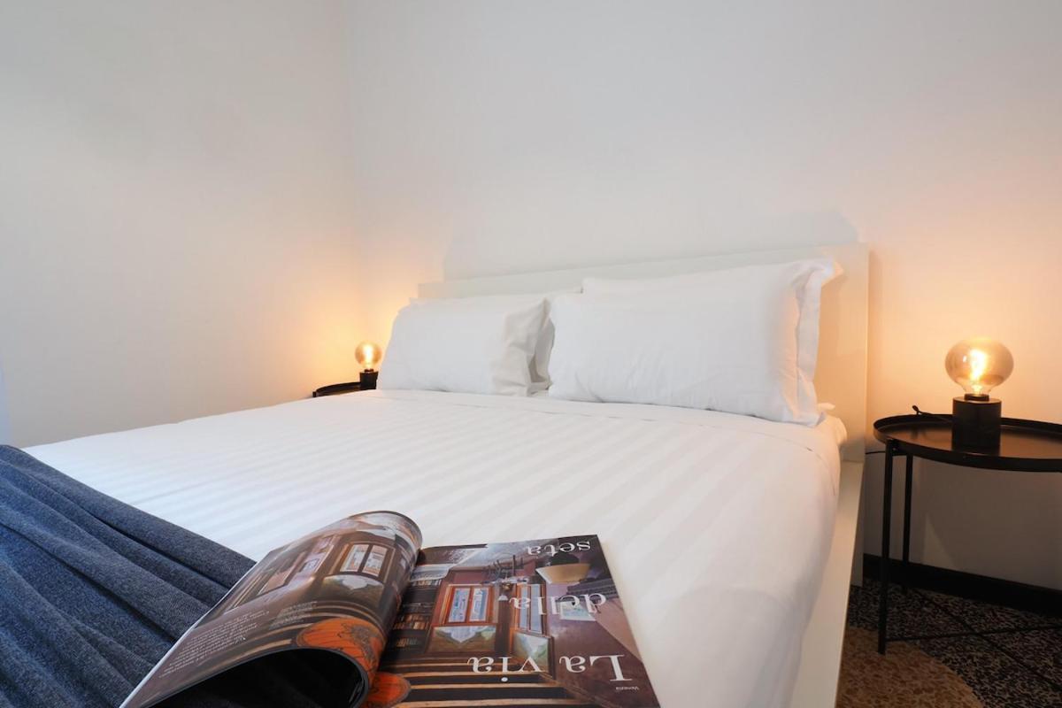 Apartment Interior 900 - 4th Floor - Duomo - Missori Milan