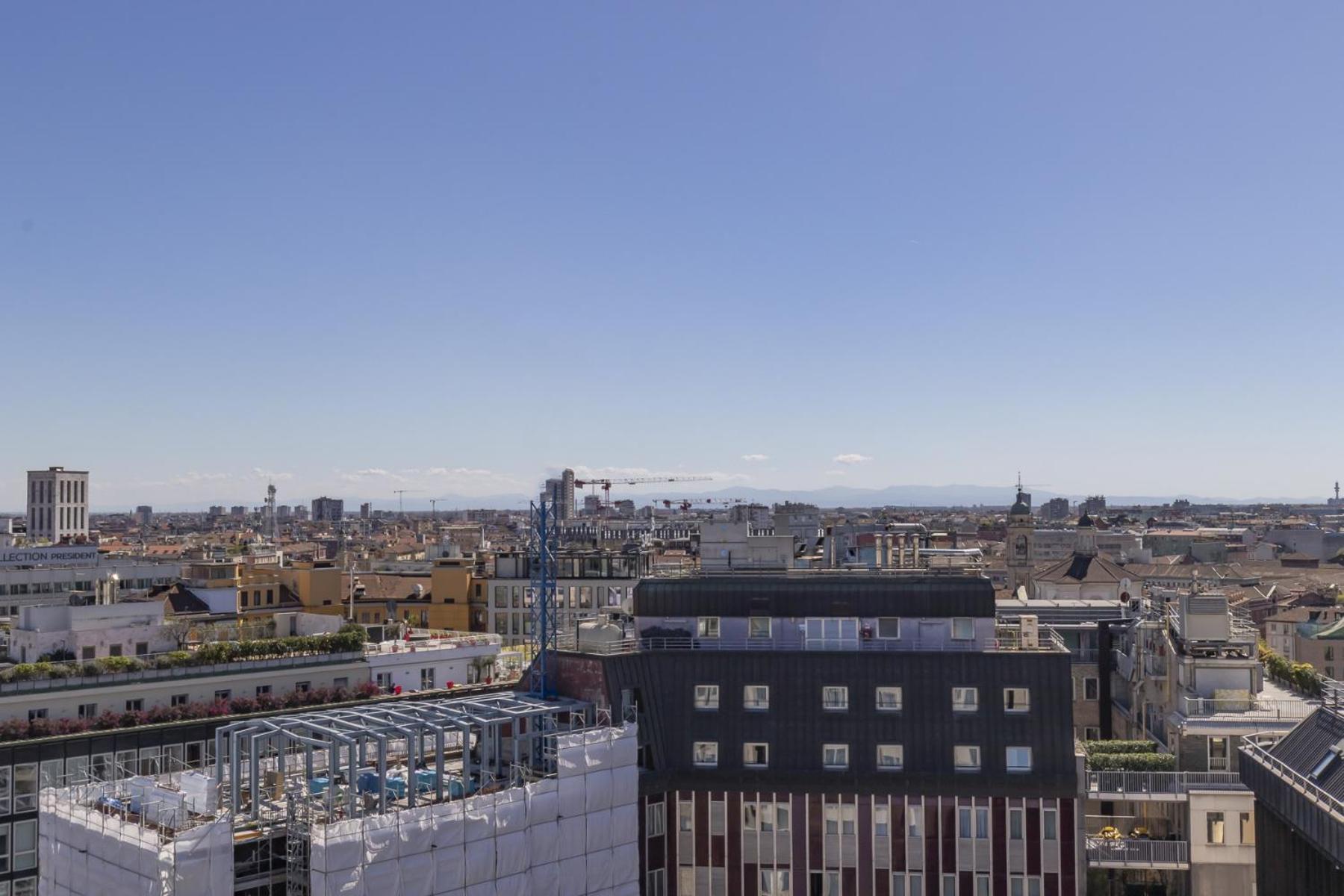 San Babila Tower With Panoramic Terrace Overlooking Duomo By Rentopolis Apartment *