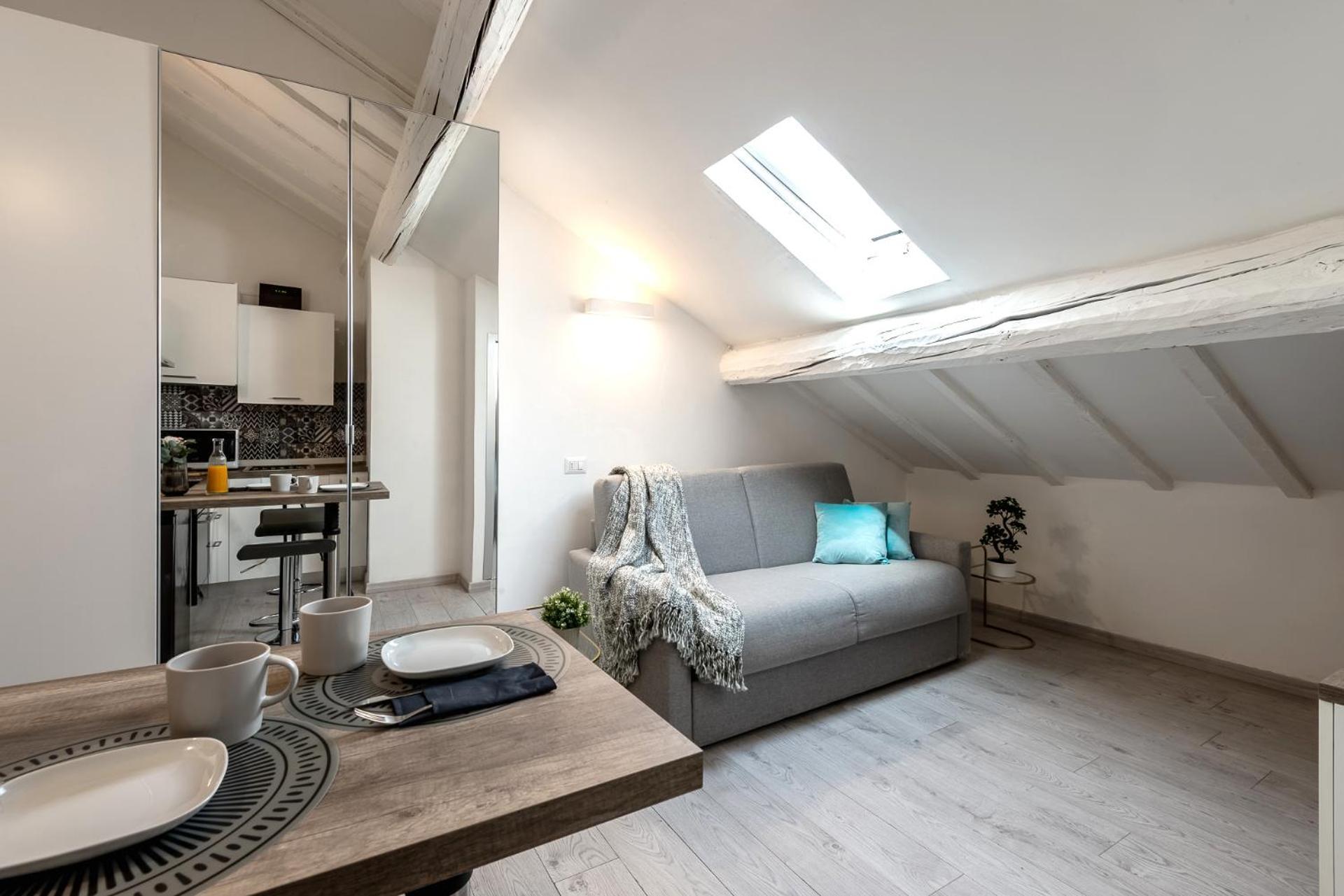 Stayeasy Corso 9 - Attic * Milão