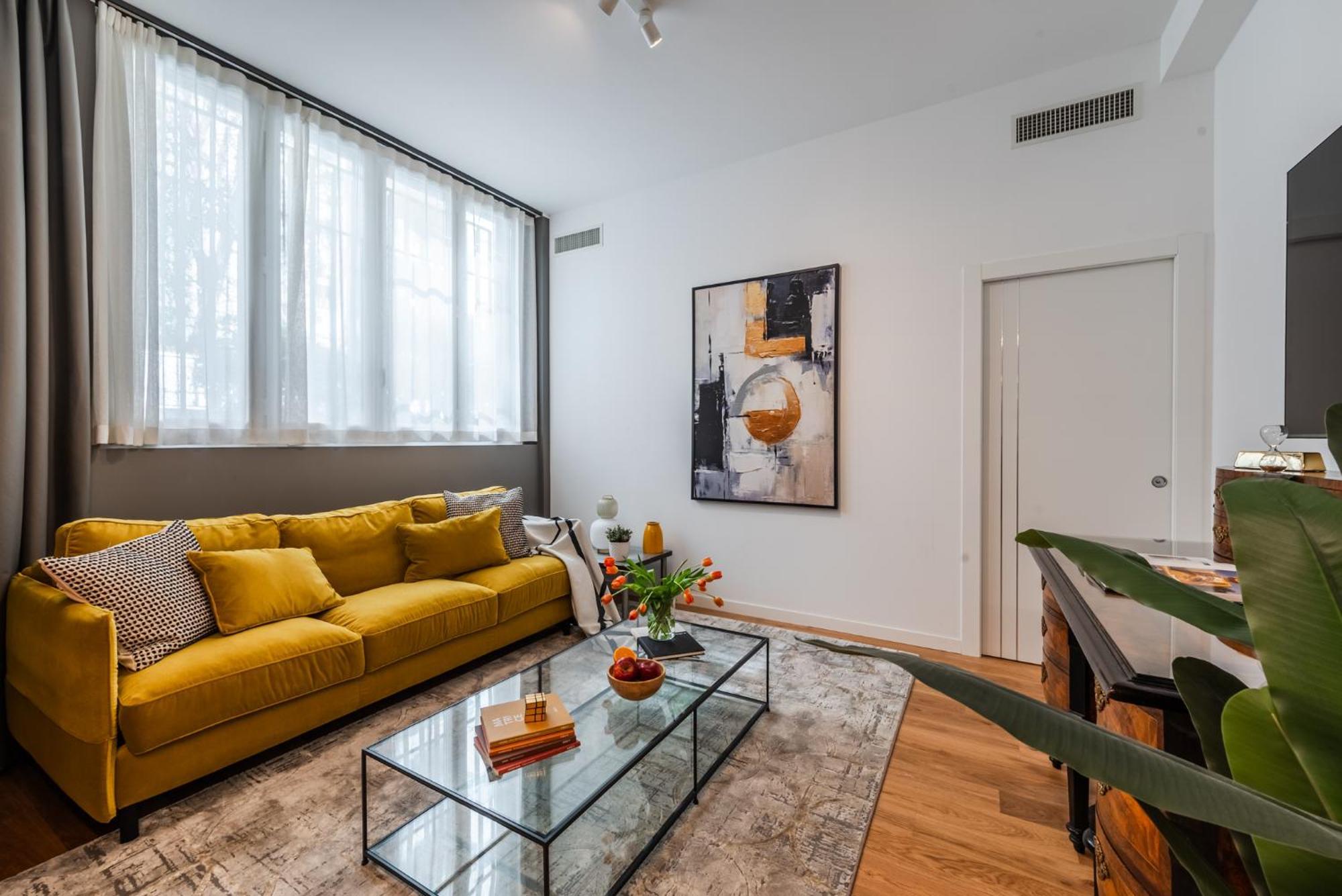 The Golden Retreat - San Babila Duomo Apartment Milan