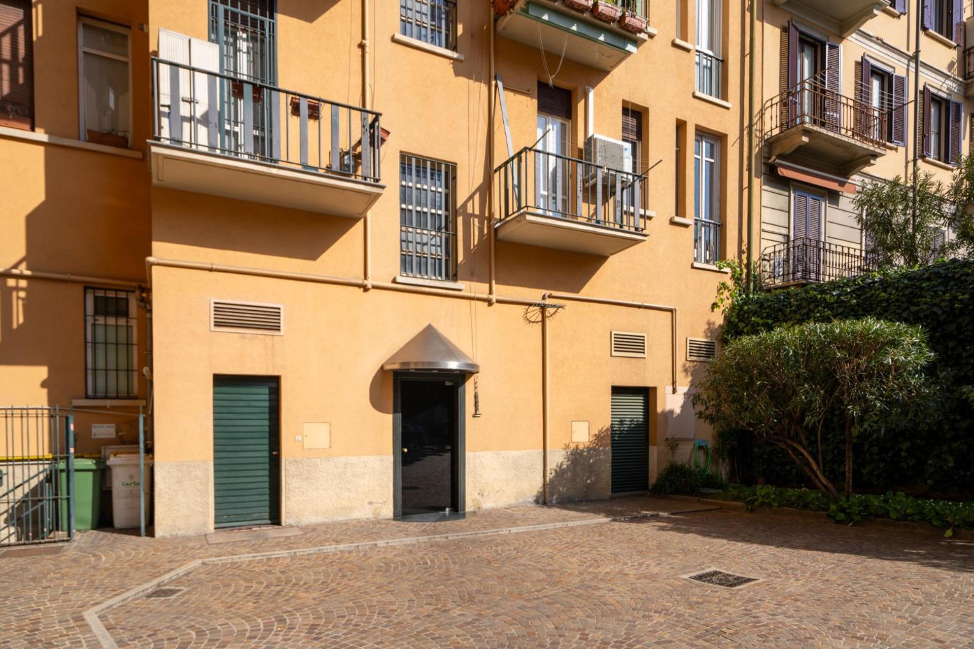 Italianflat - Spacious 3 Bedroom With Balcony San Babila Area Apartment Milan