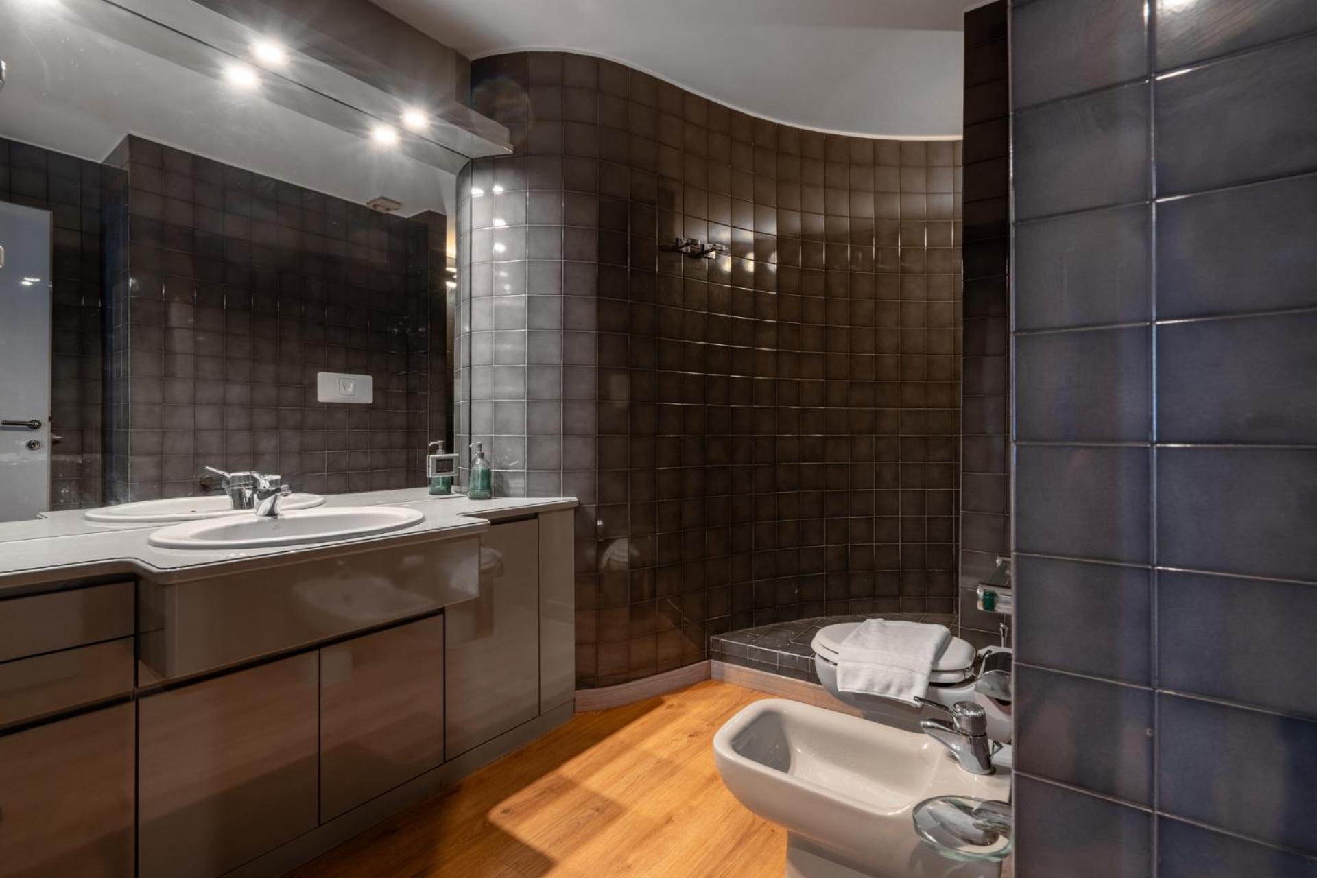 Italianflat - Spacious 3 Bedroom With Balcony San Babila Area