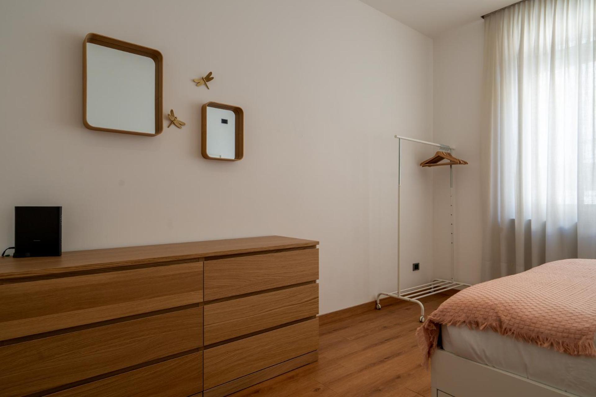 Italianflat - Spacious 3 Bedroom With Balcony San Babila Area Apartment *