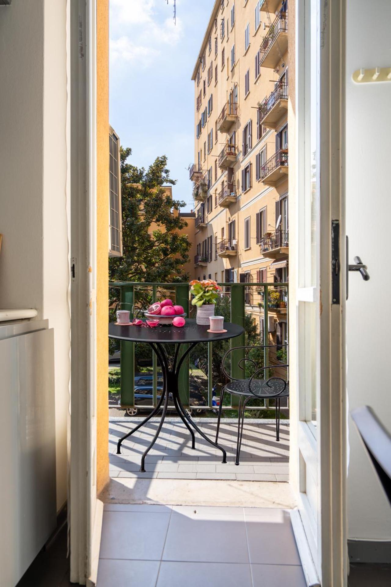 Italianflat - Spacious 3 Bedroom With Balcony San Babila Area Apartment *