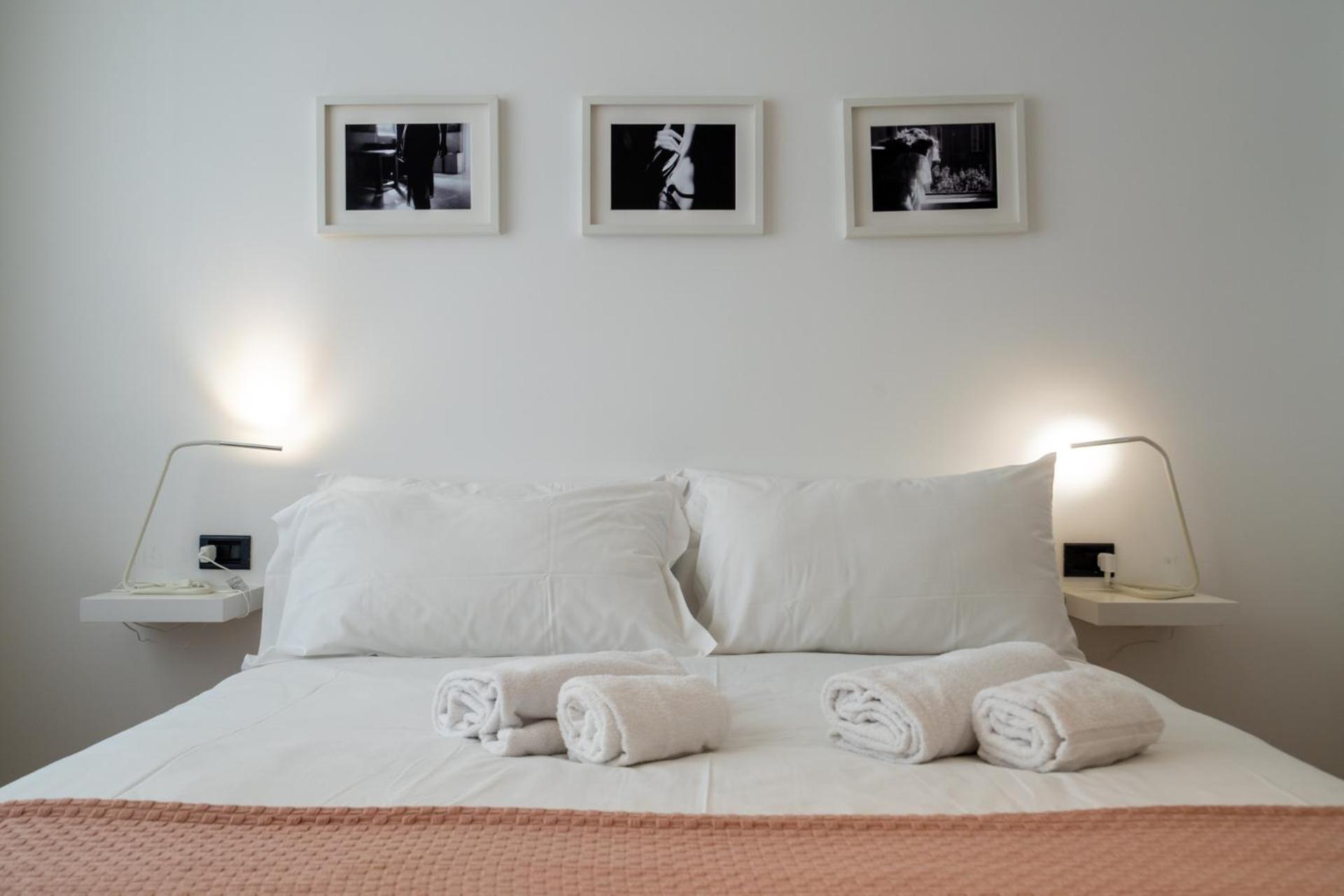 Italianflat - Spacious 3 Bedroom With Balcony San Babila Area Apartment